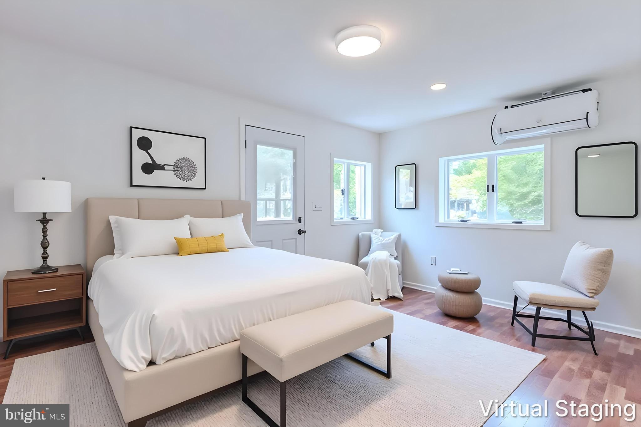 WOODLAND BEACH - Residential