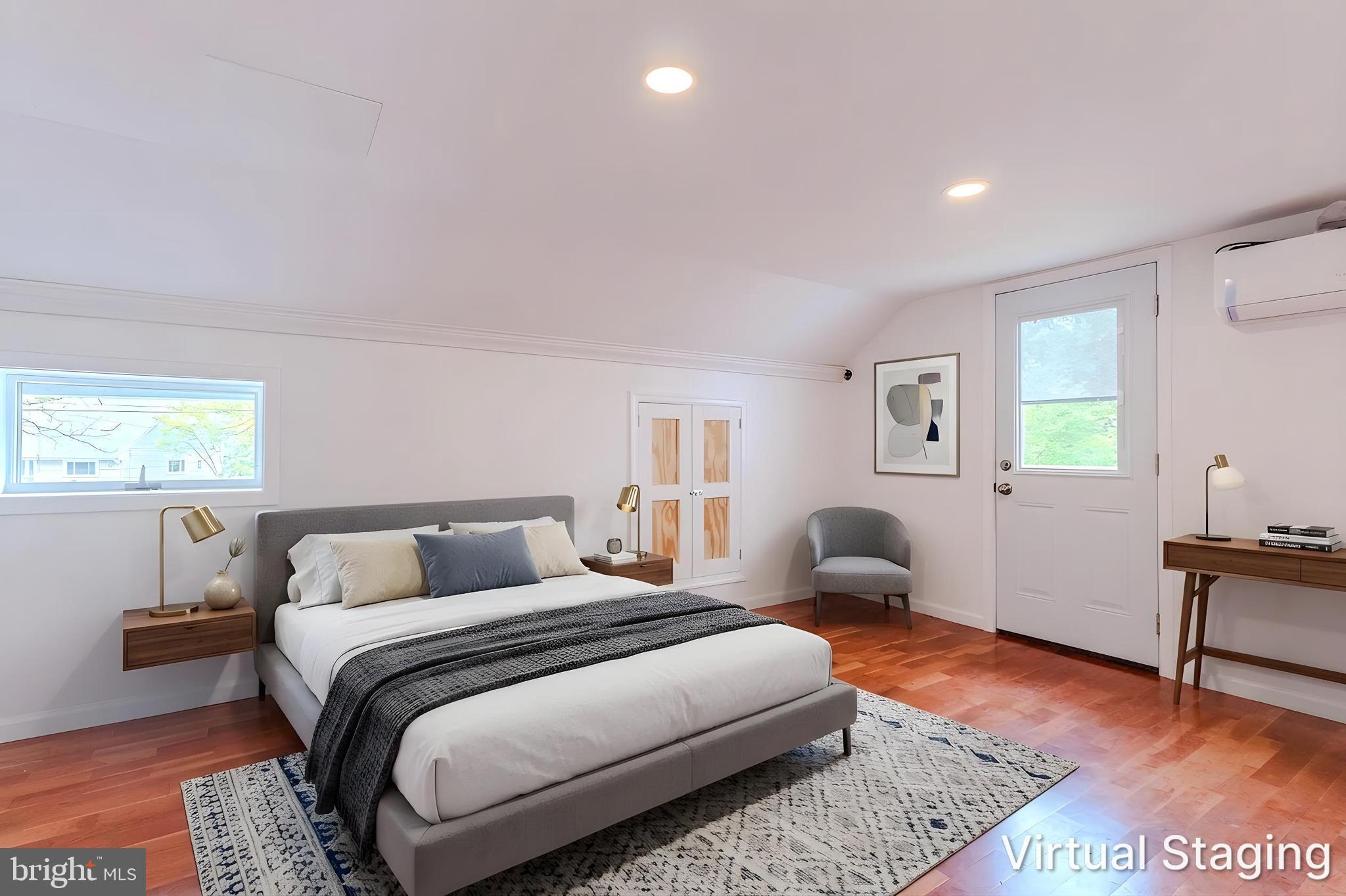 WOODLAND BEACH - Residential