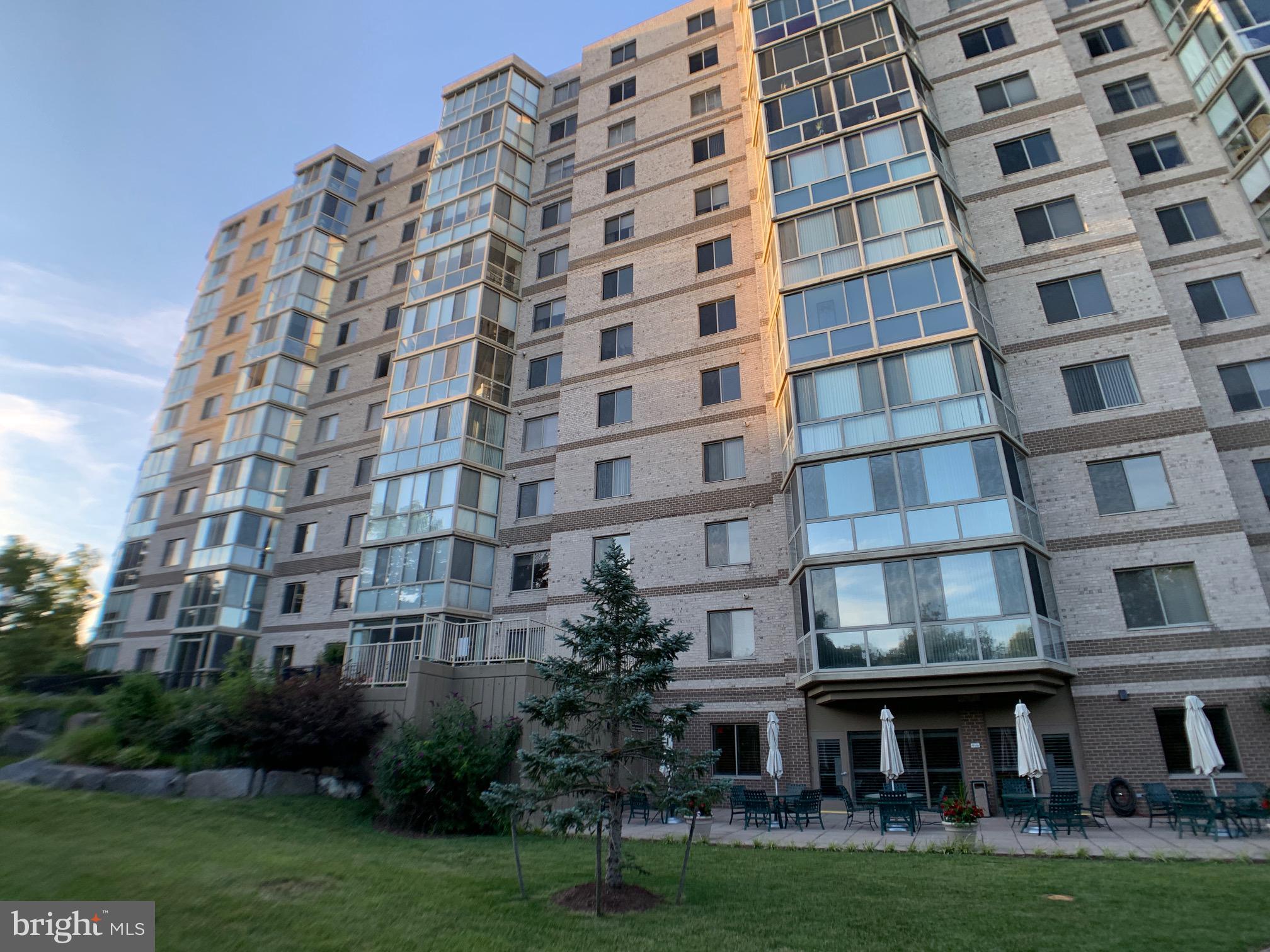 LANSDOWNE WOODS - Residential