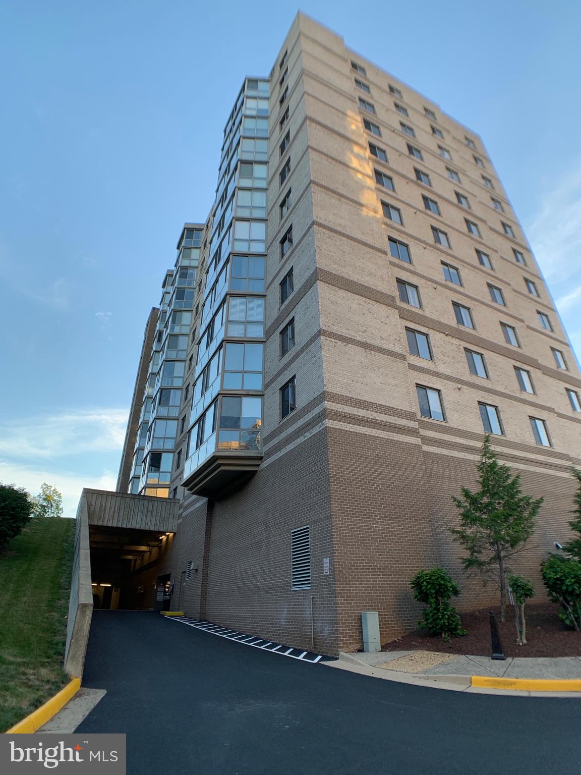 LANSDOWNE WOODS - Residential