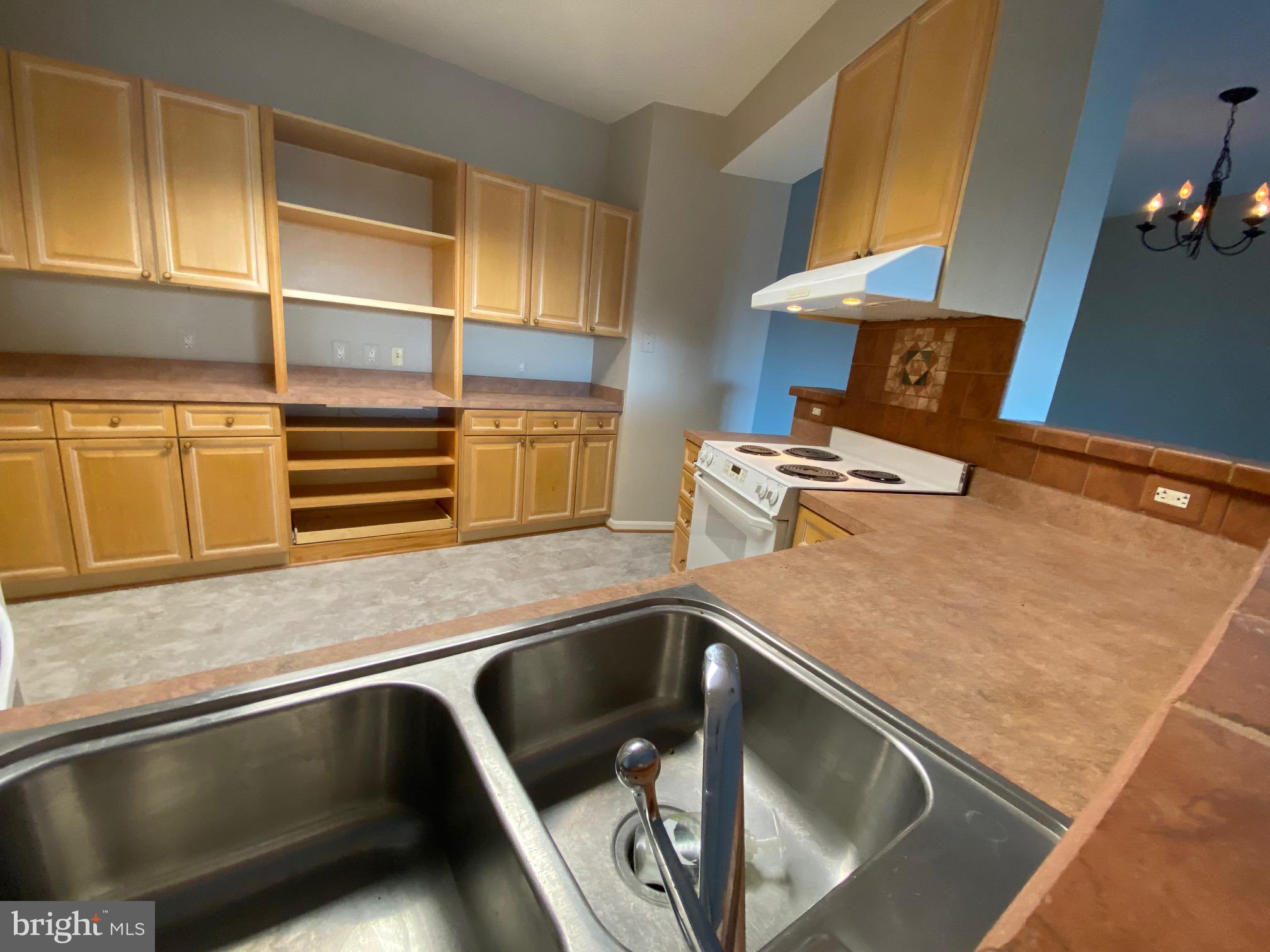 LANSDOWNE WOODS - Residential