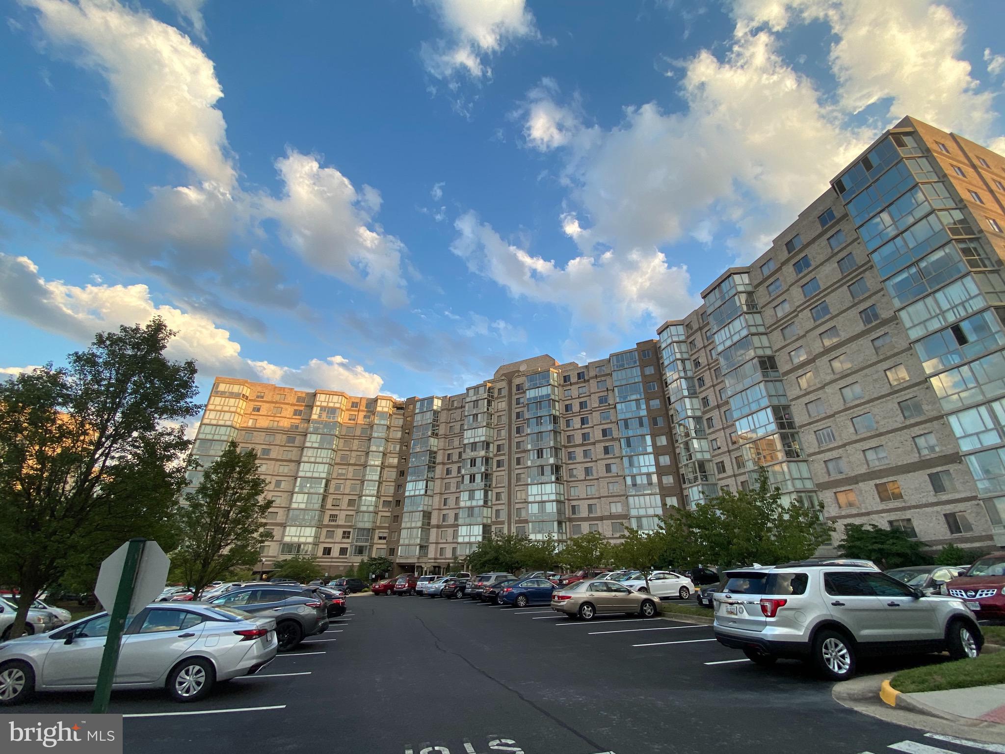 LANSDOWNE WOODS - Residential