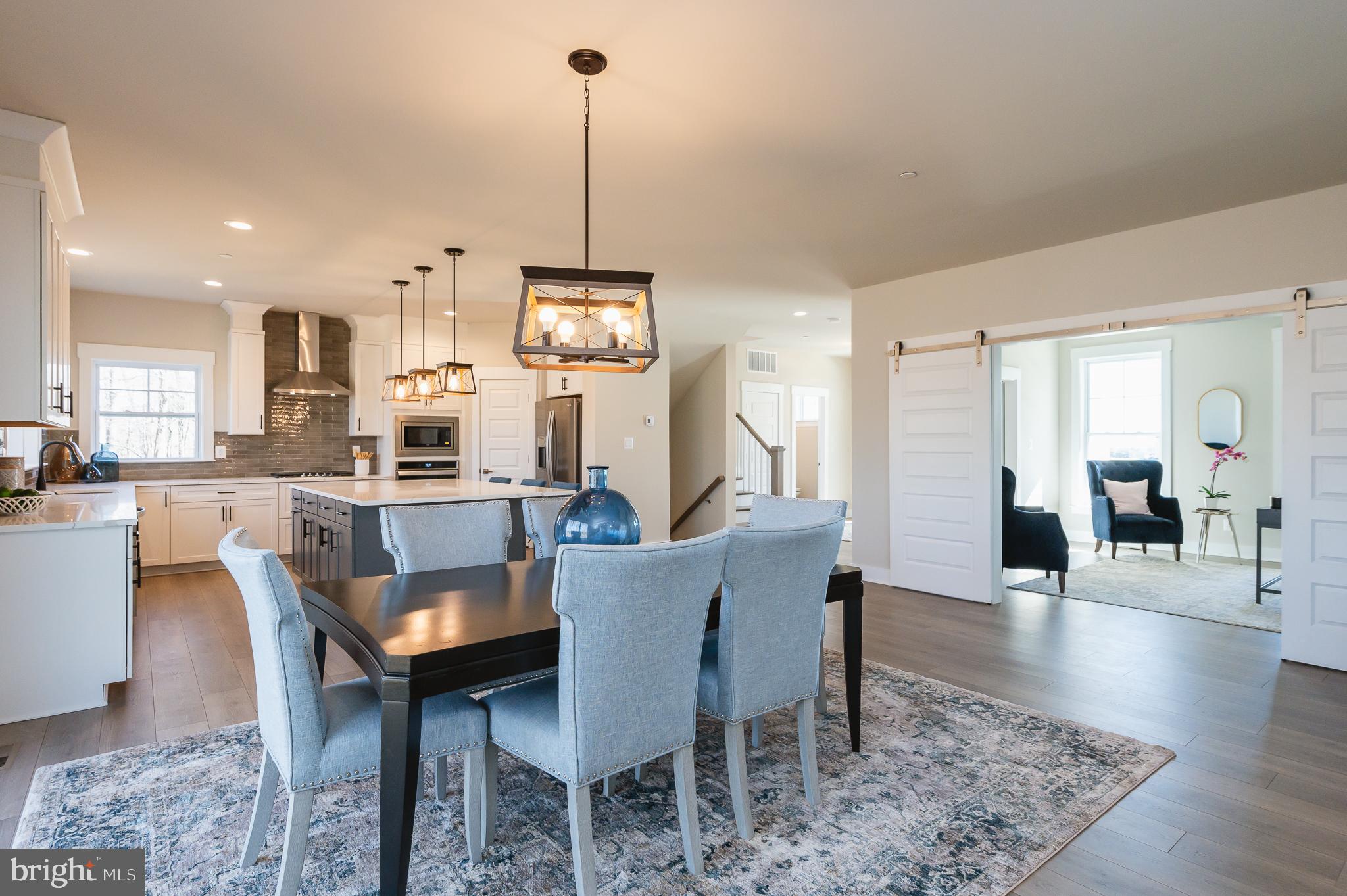 LIONS CROSSING - Residential