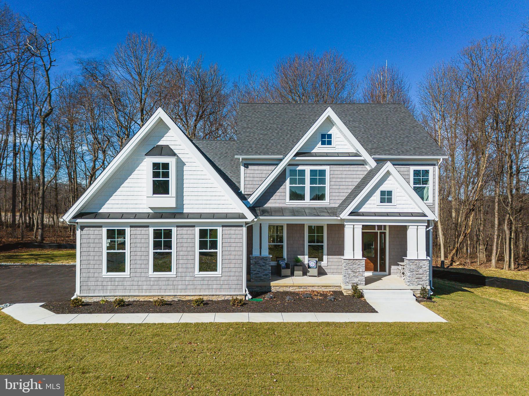 LIONS CROSSING - Residential