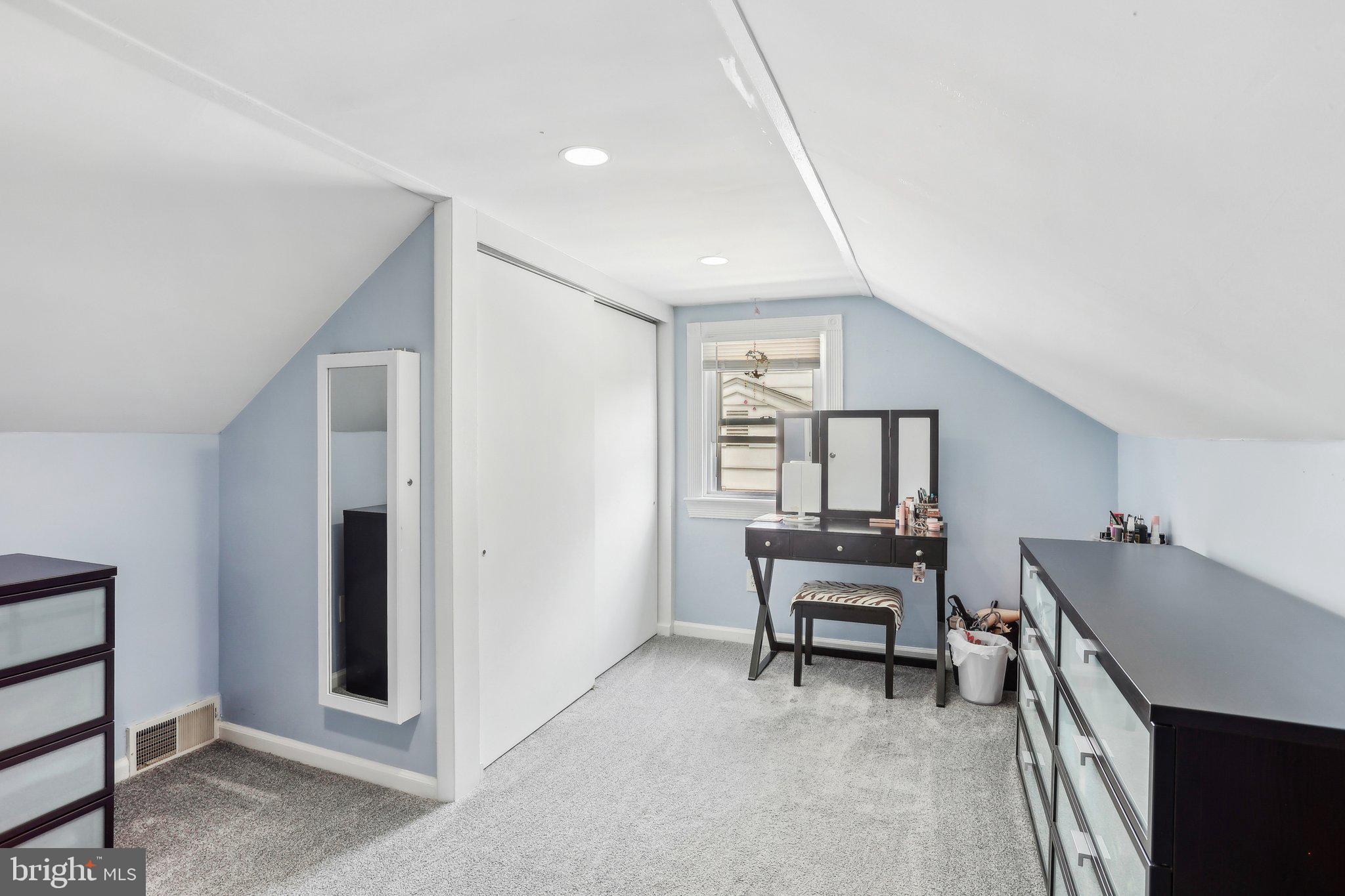 LESTER - Residential