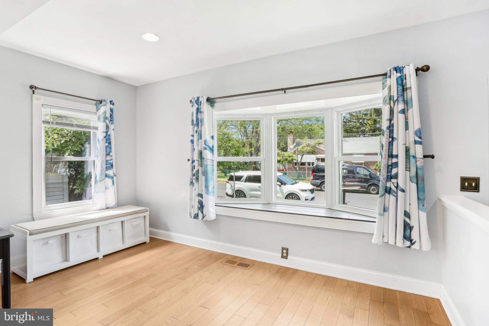 LESTER - Residential