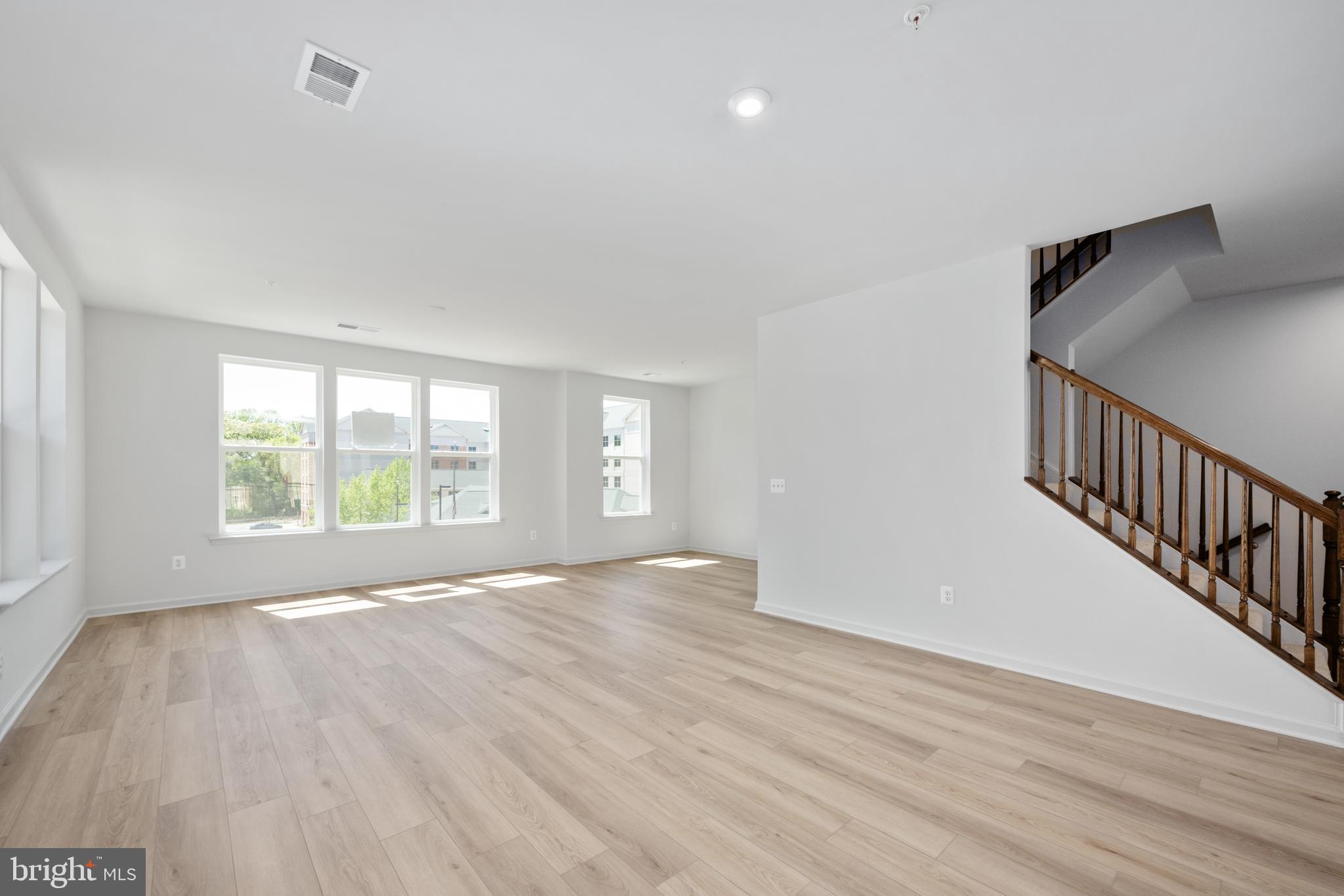 NEABSCO COMMONS - Residential