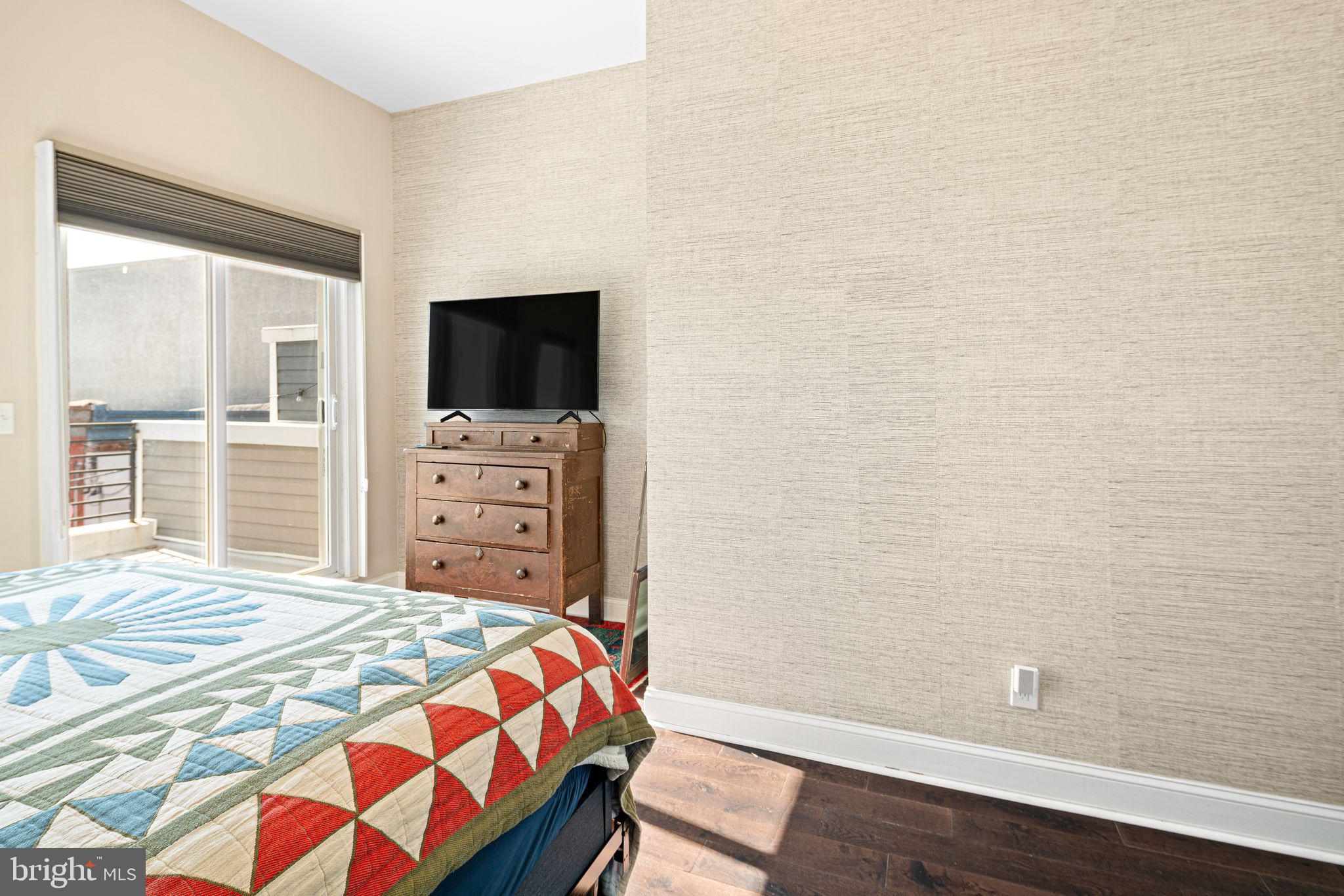 POINT BREEZE - Residential