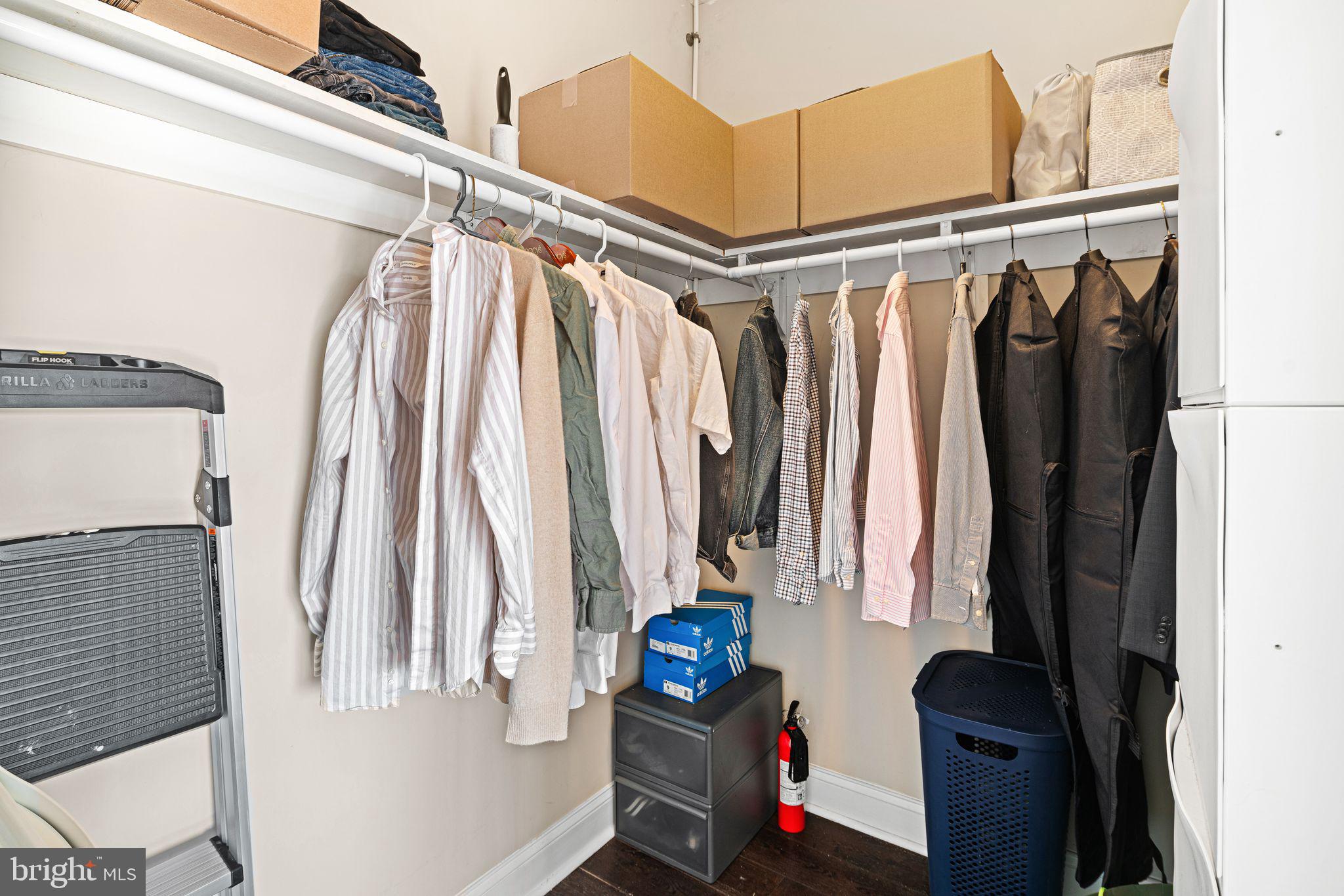 POINT BREEZE - Residential