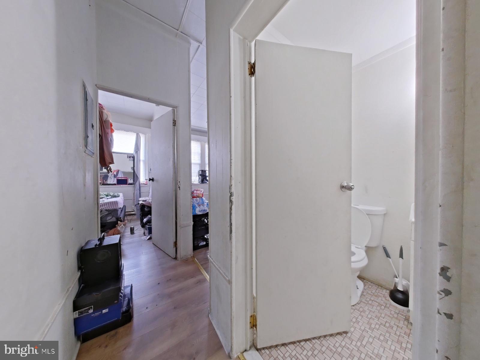 FRANKFORD - Commercial Sale