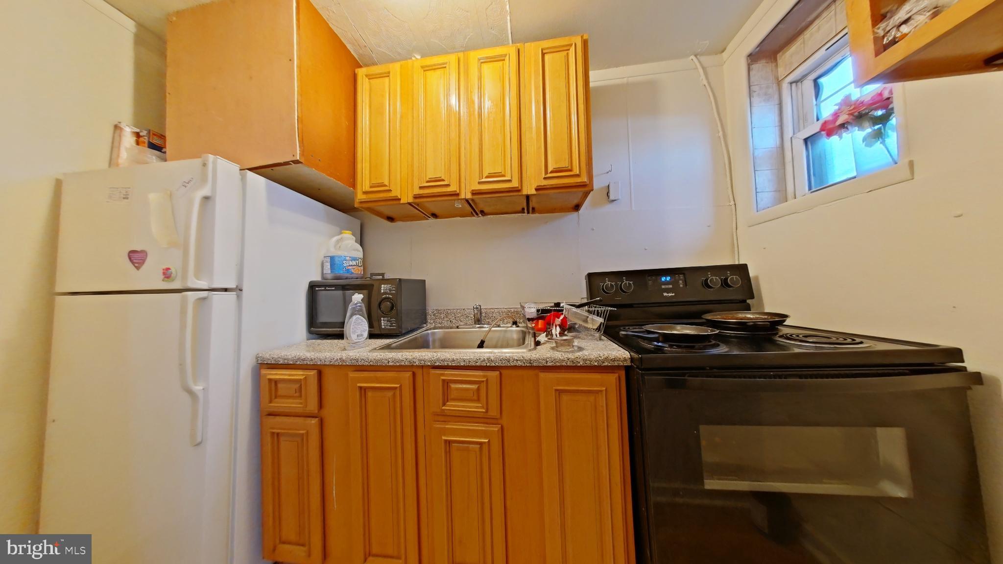 FRANKFORD - Commercial Sale