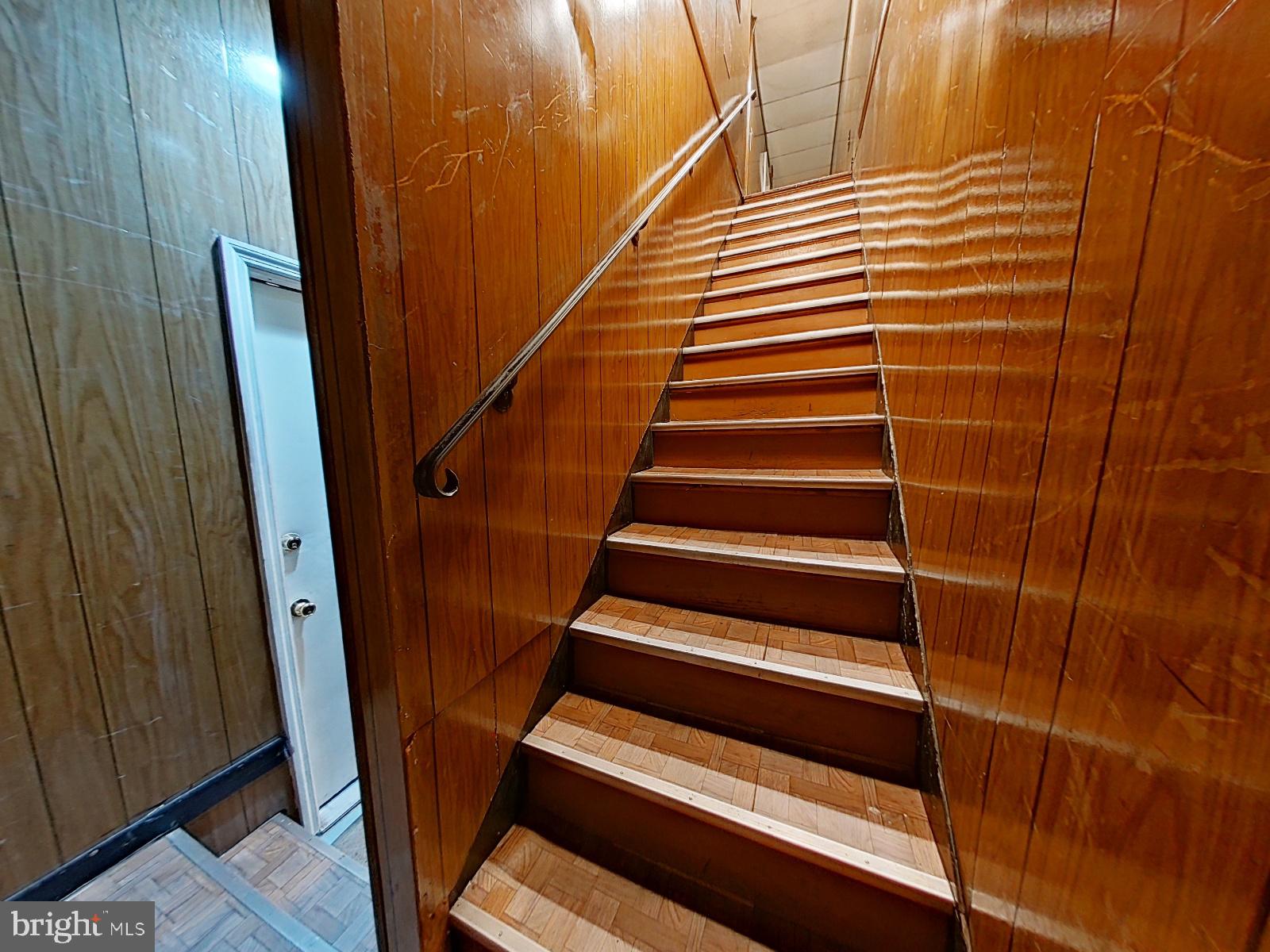 FRANKFORD - Commercial Sale