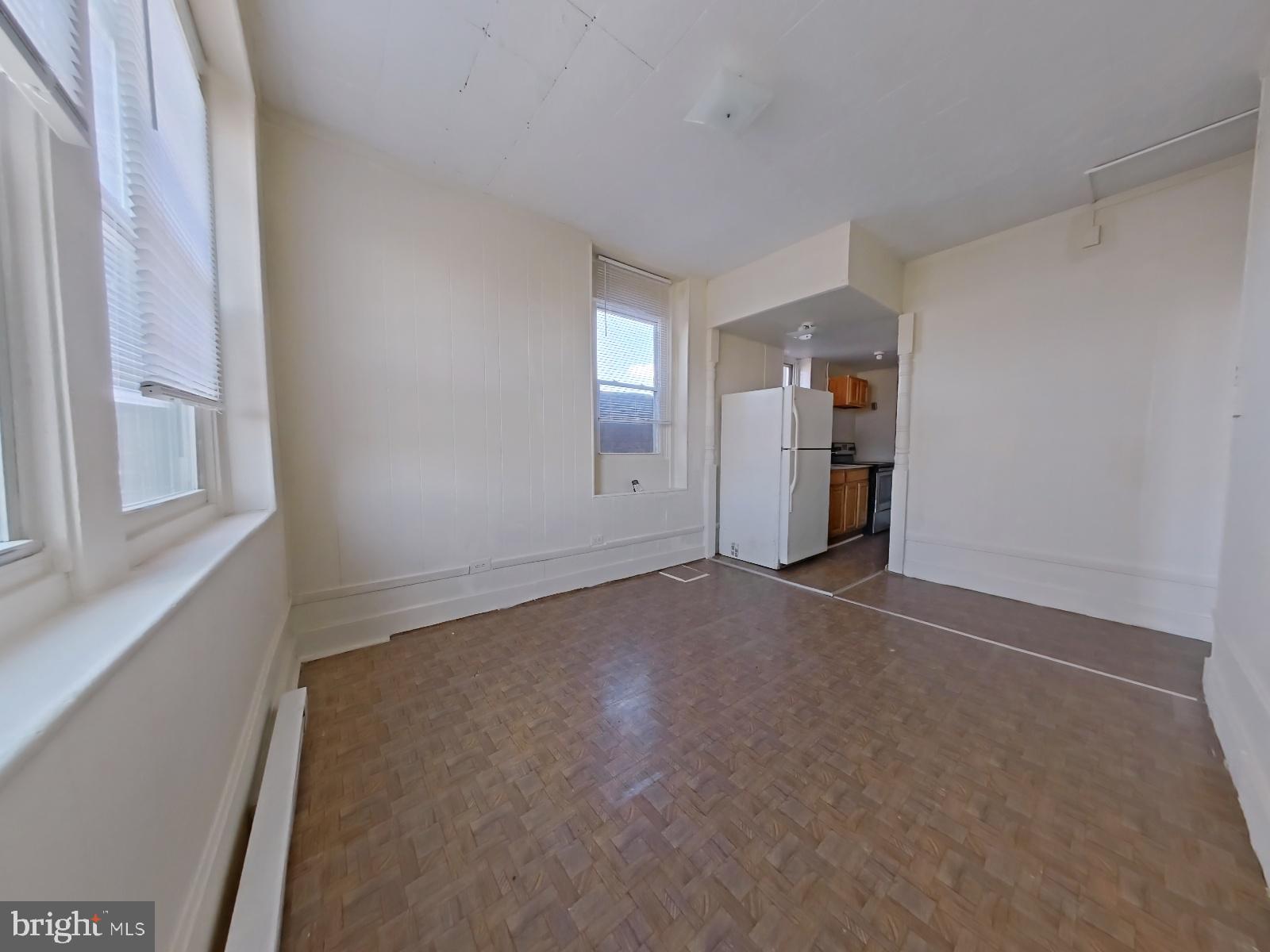 FRANKFORD - Commercial Sale