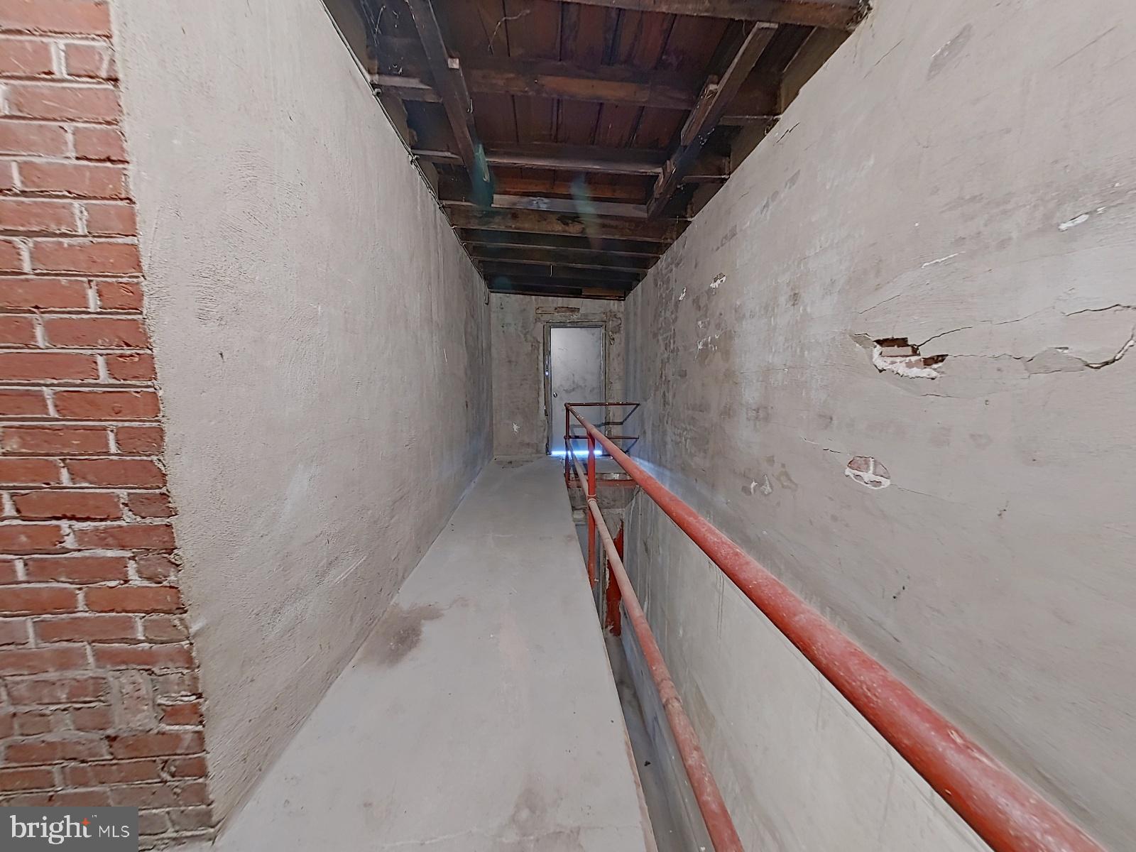 FRANKFORD - Commercial Sale