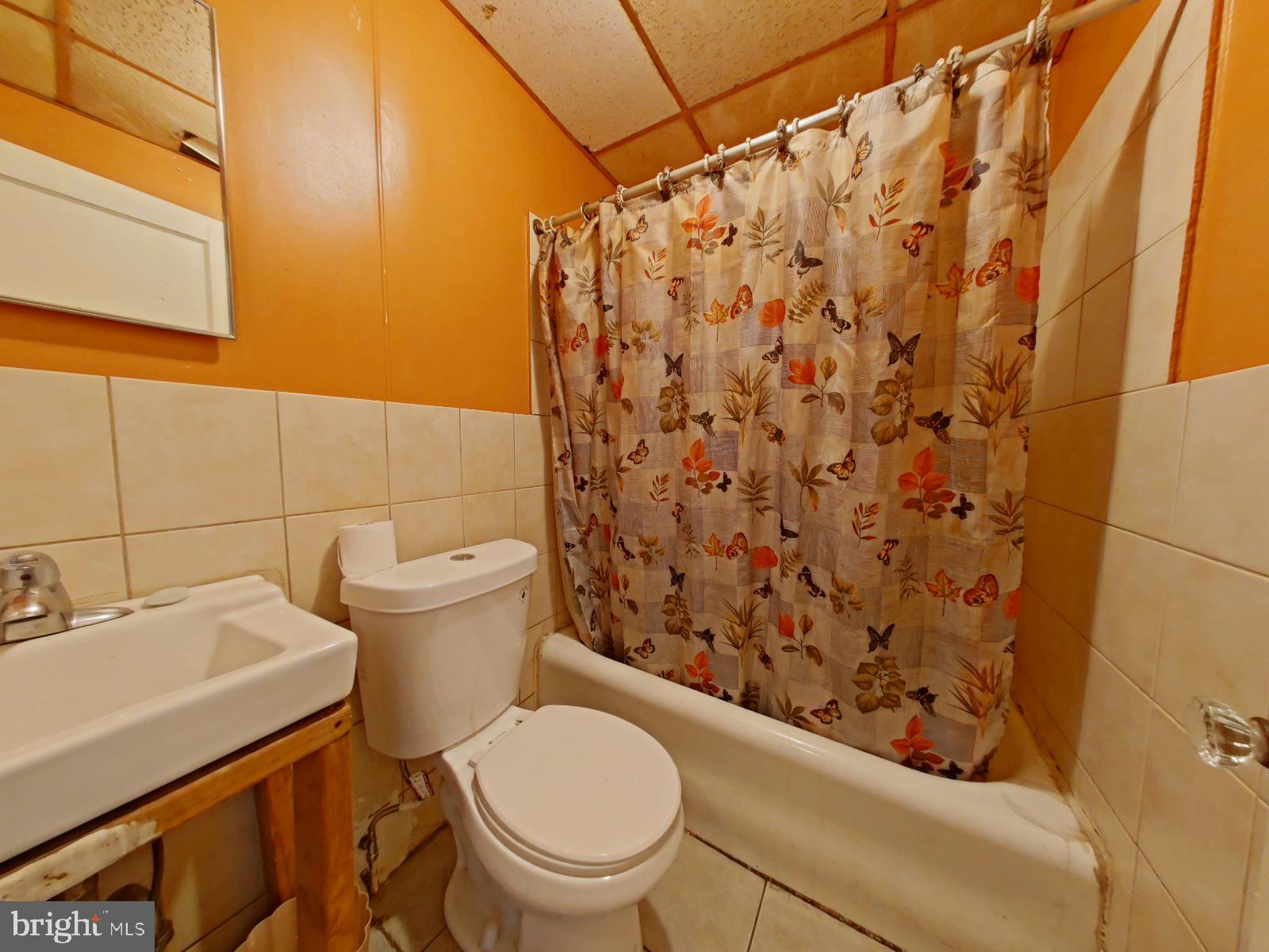 FRANKFORD - Commercial Sale