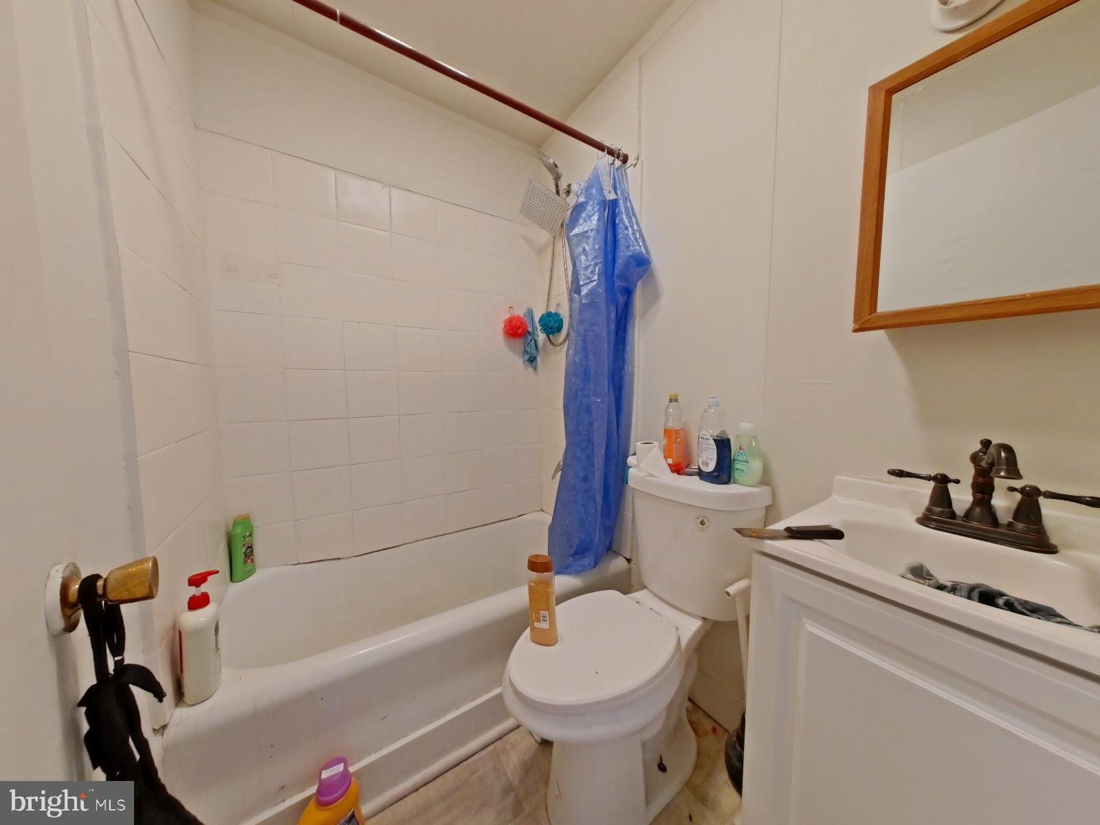 FRANKFORD - Commercial Sale