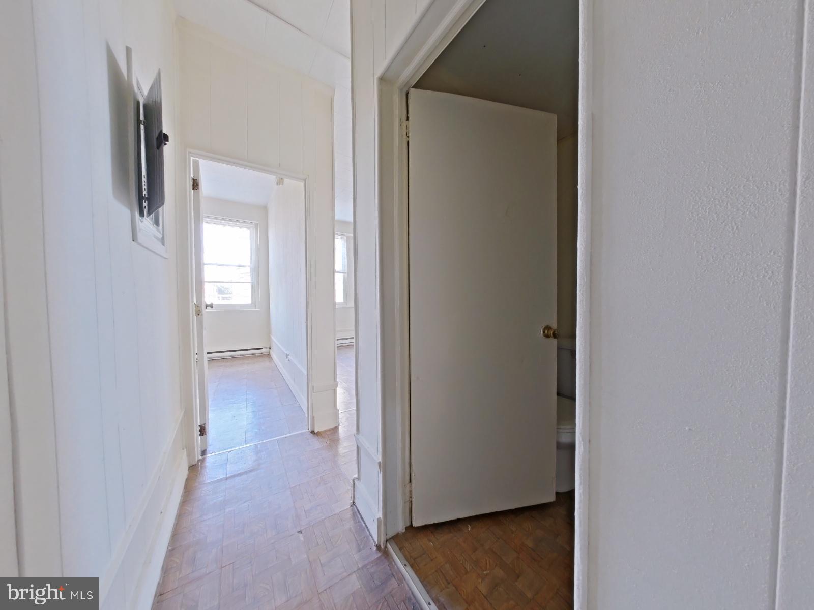 FRANKFORD - Commercial Sale