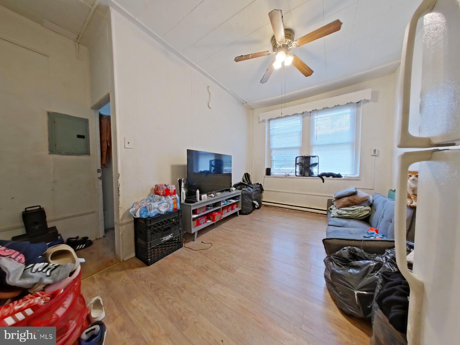 FRANKFORD - Commercial Sale