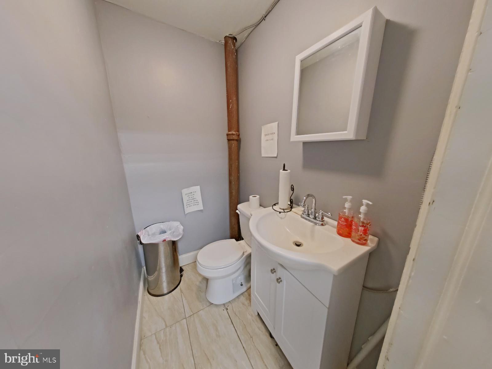 FRANKFORD - Commercial Sale