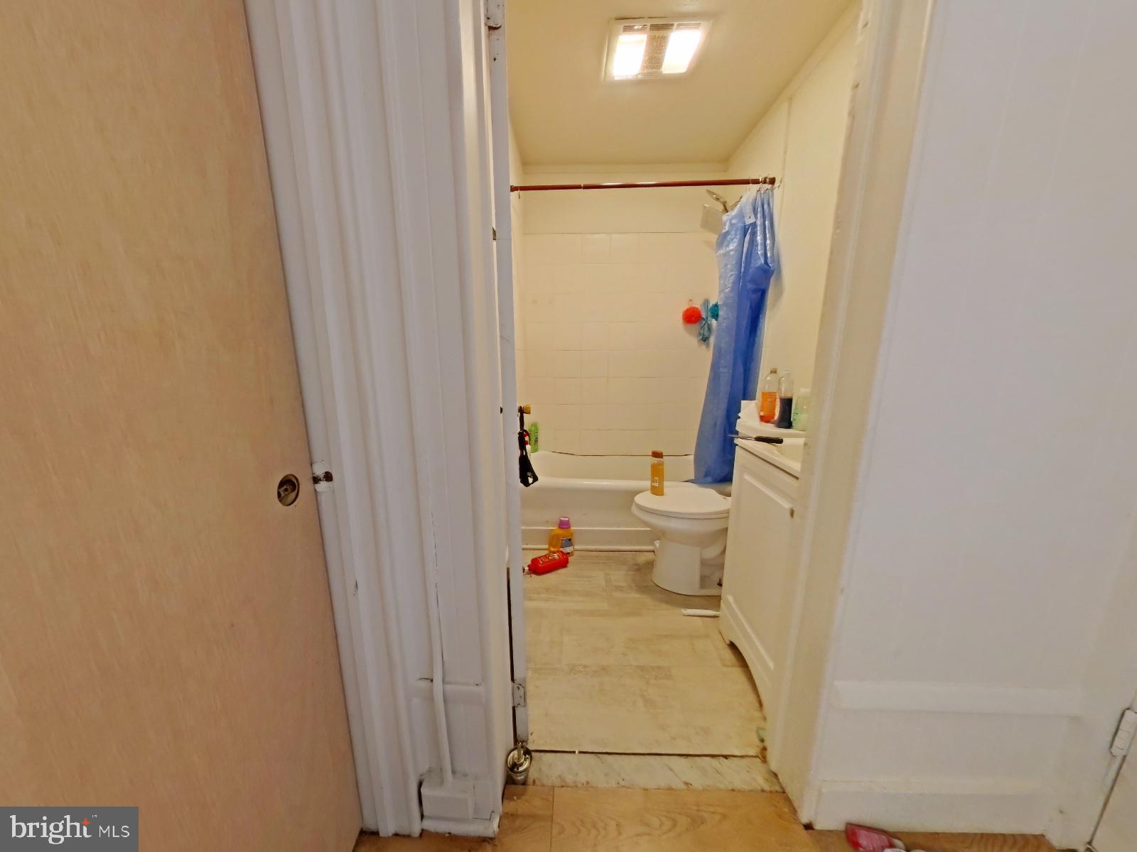 FRANKFORD - Commercial Sale