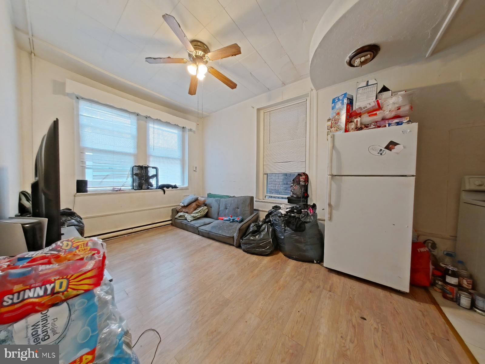 FRANKFORD - Commercial Sale