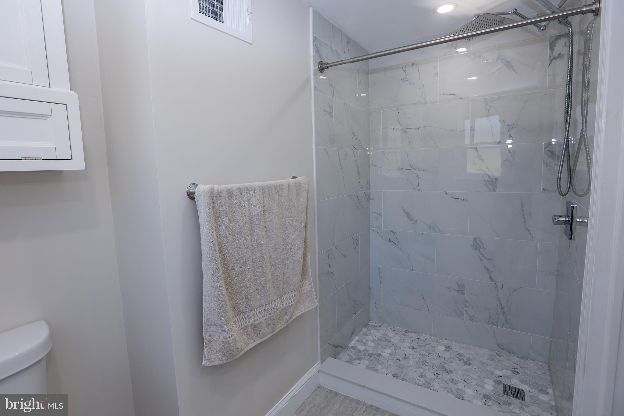 CAMELOT ESTS - Residential