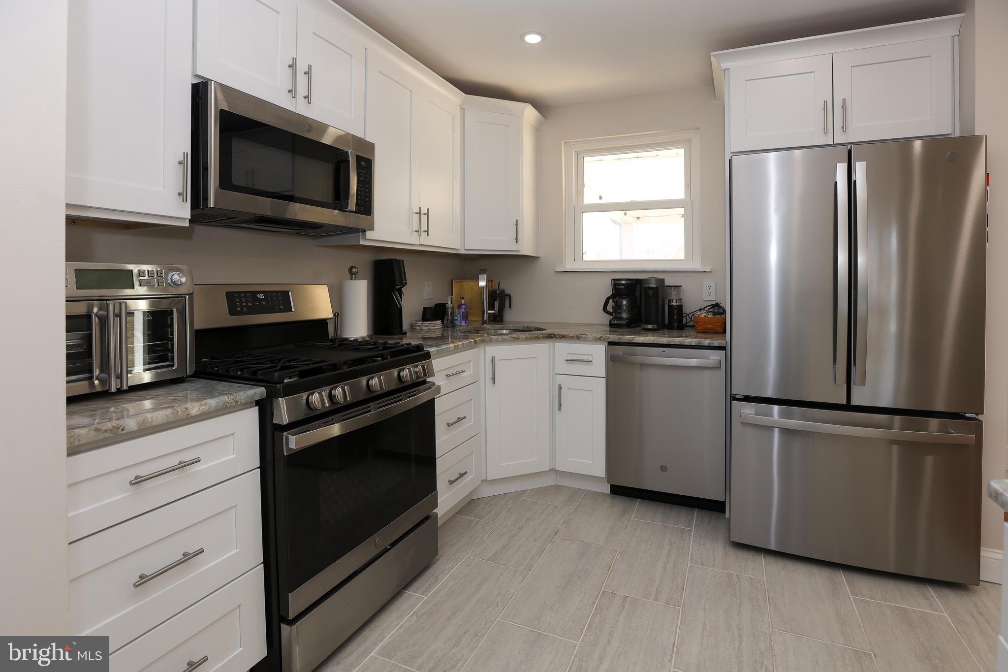 CAMELOT ESTS - Residential