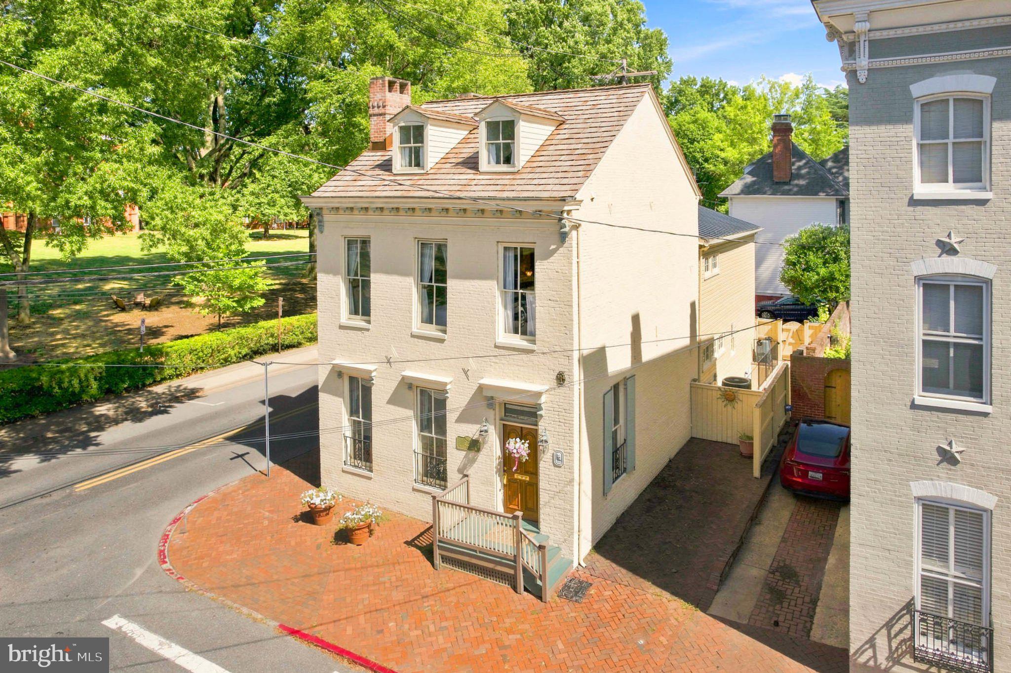 250 PRINCE GEORGE STREET