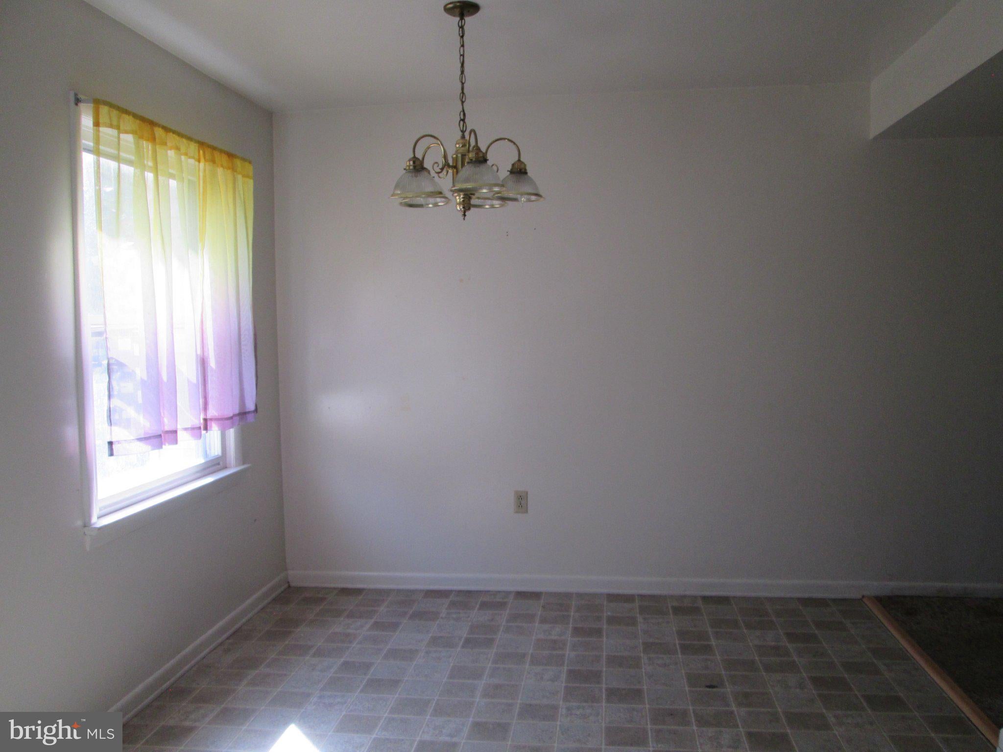142 E CHAPEL AVENUE
