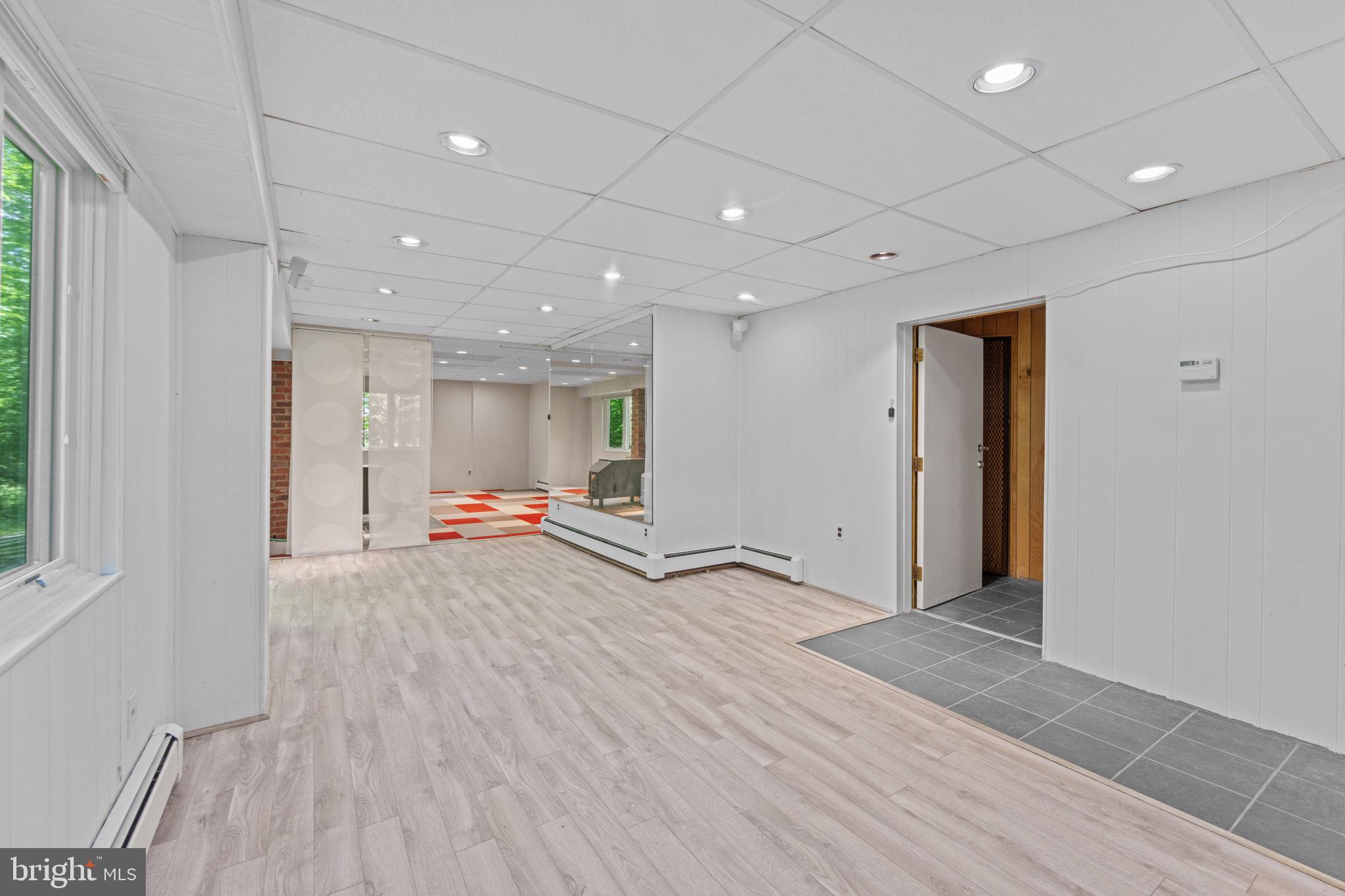 ROLLING MEADOWS - Residential