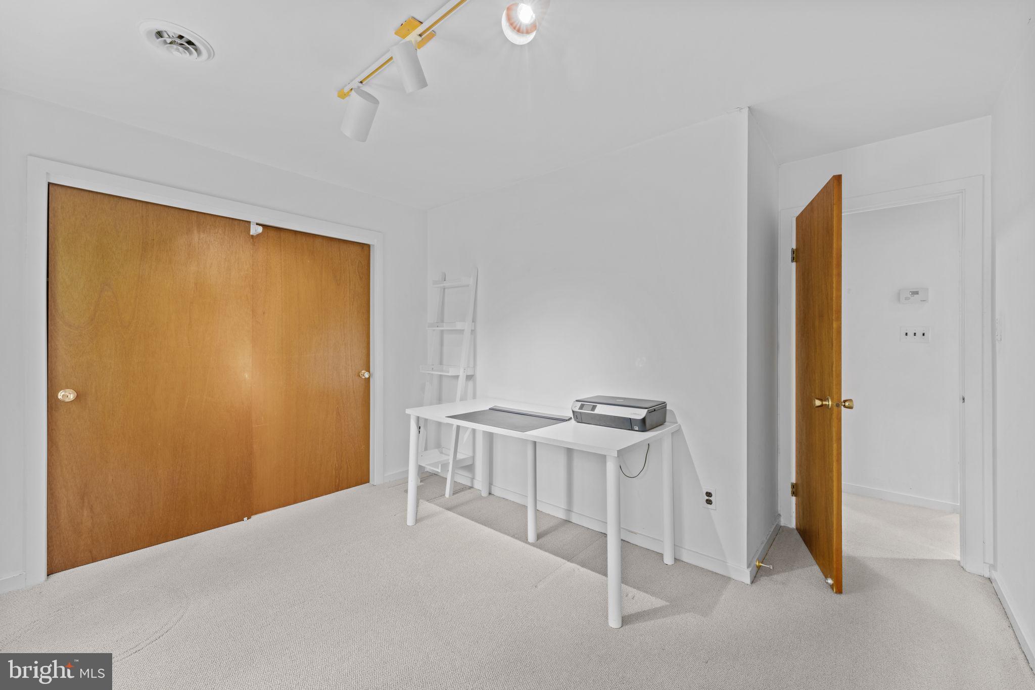 ROLLING MEADOWS - Residential