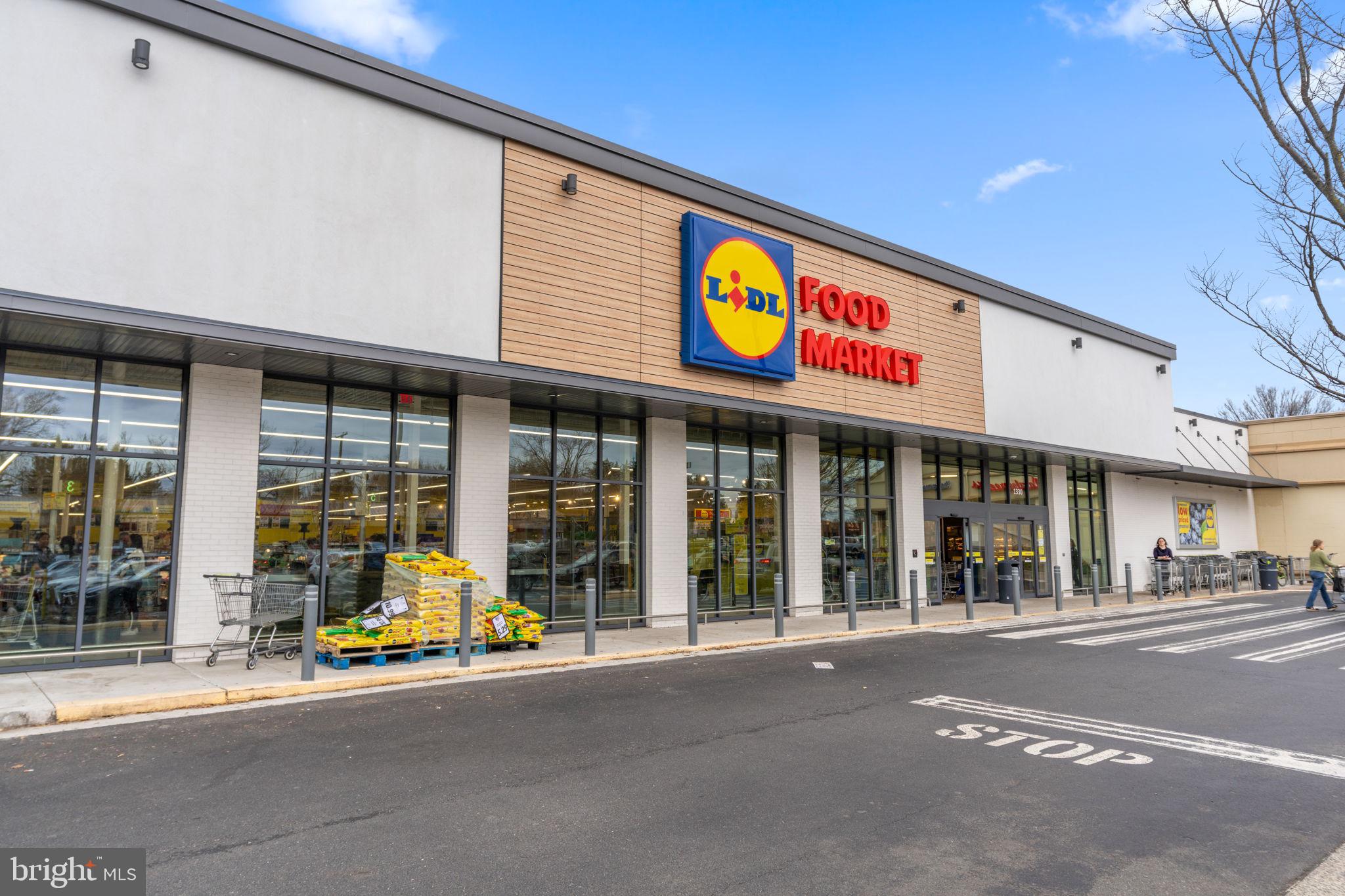 ROLLING MEADOWS - Residential