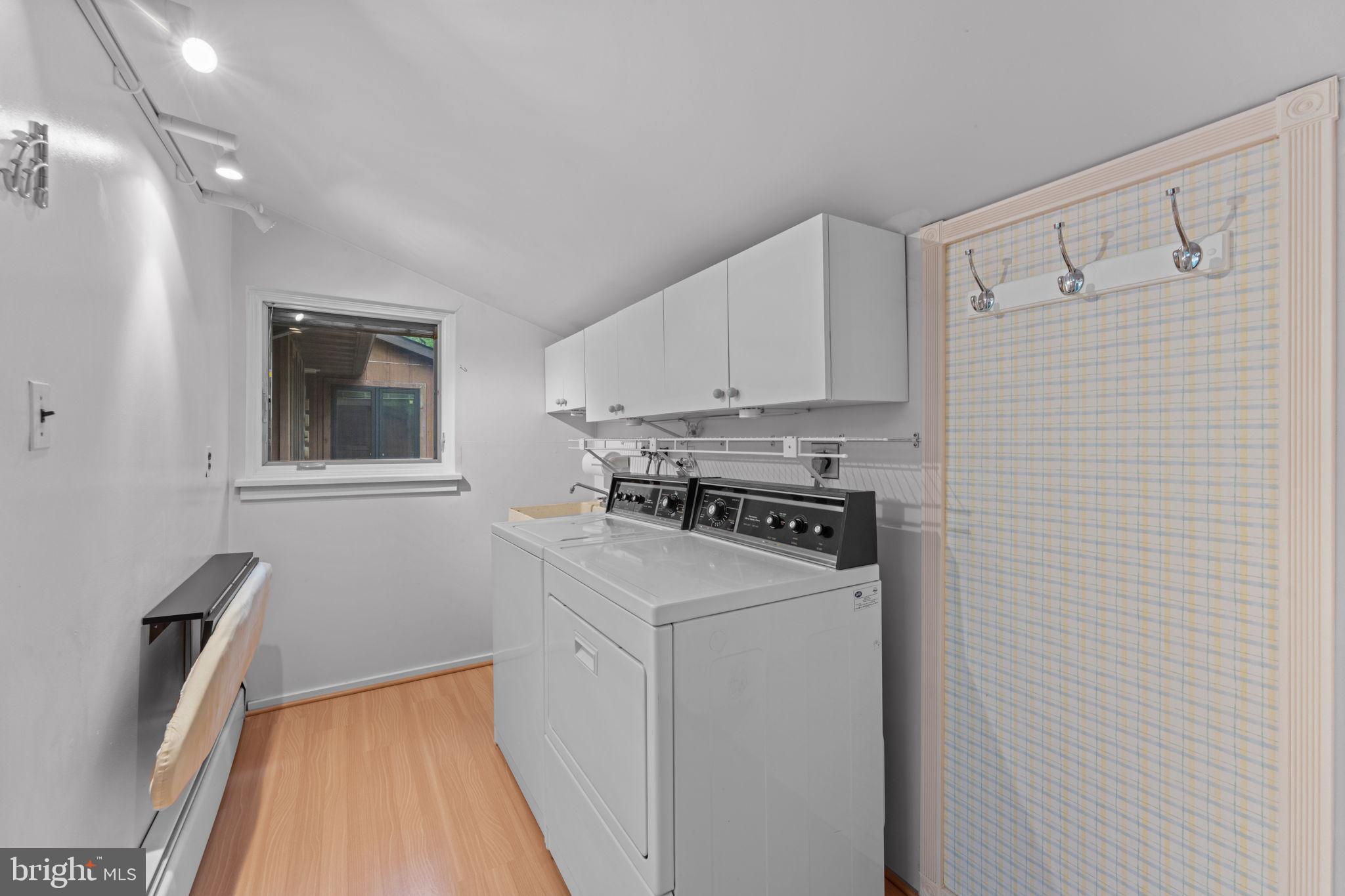 ROLLING MEADOWS - Residential