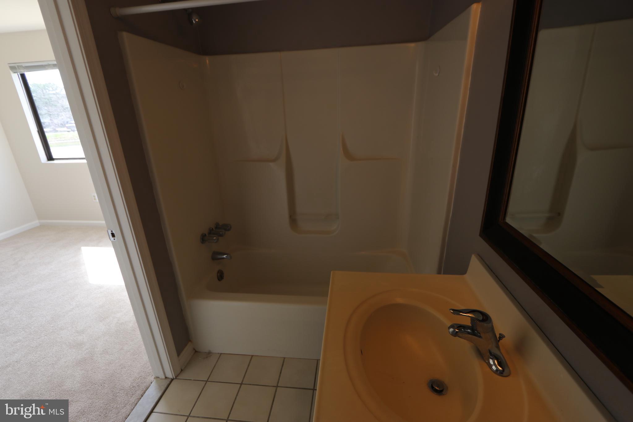 THOMPSON CREEK CONDOS - Residential Lease