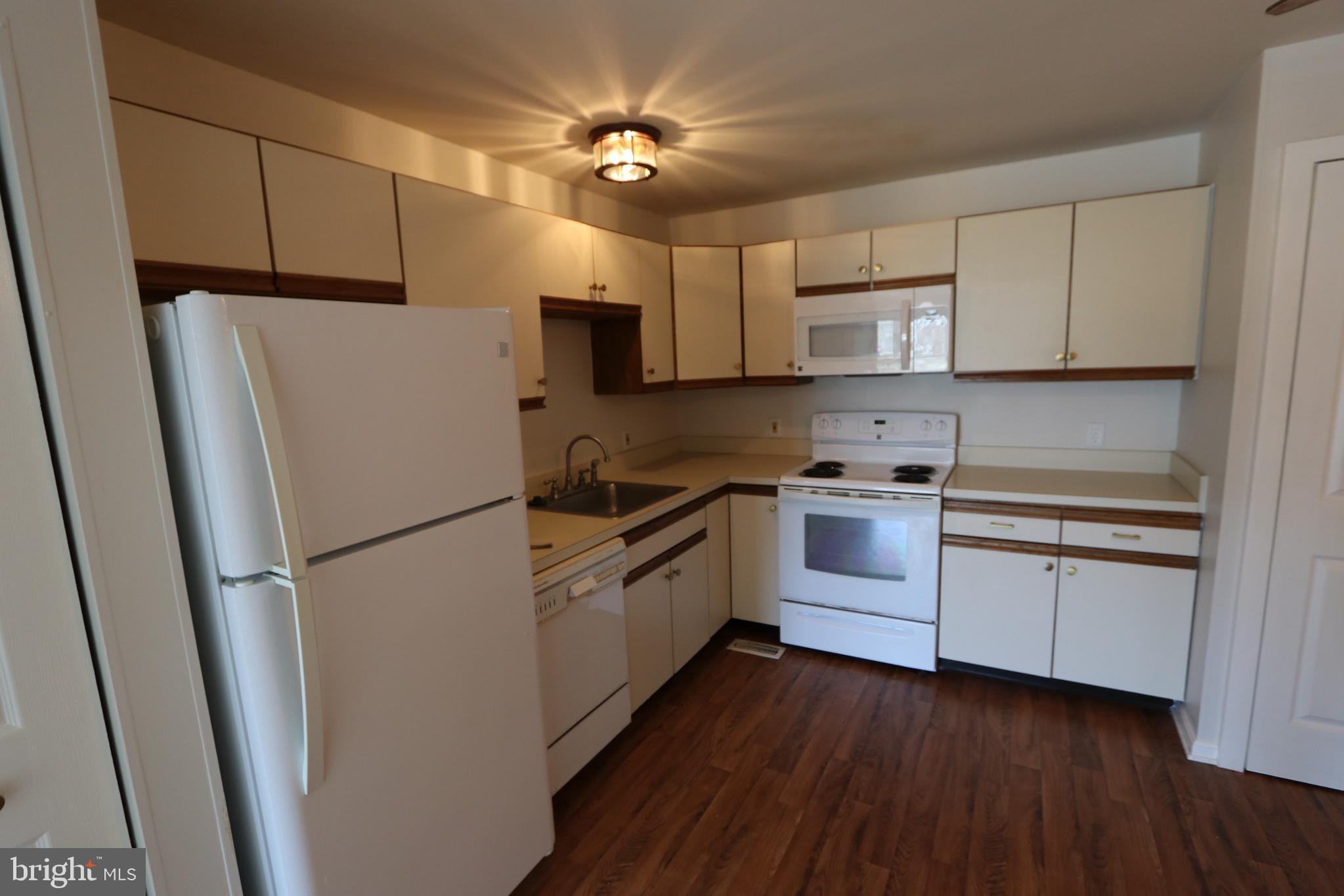 THOMPSON CREEK CONDOS - Residential Lease