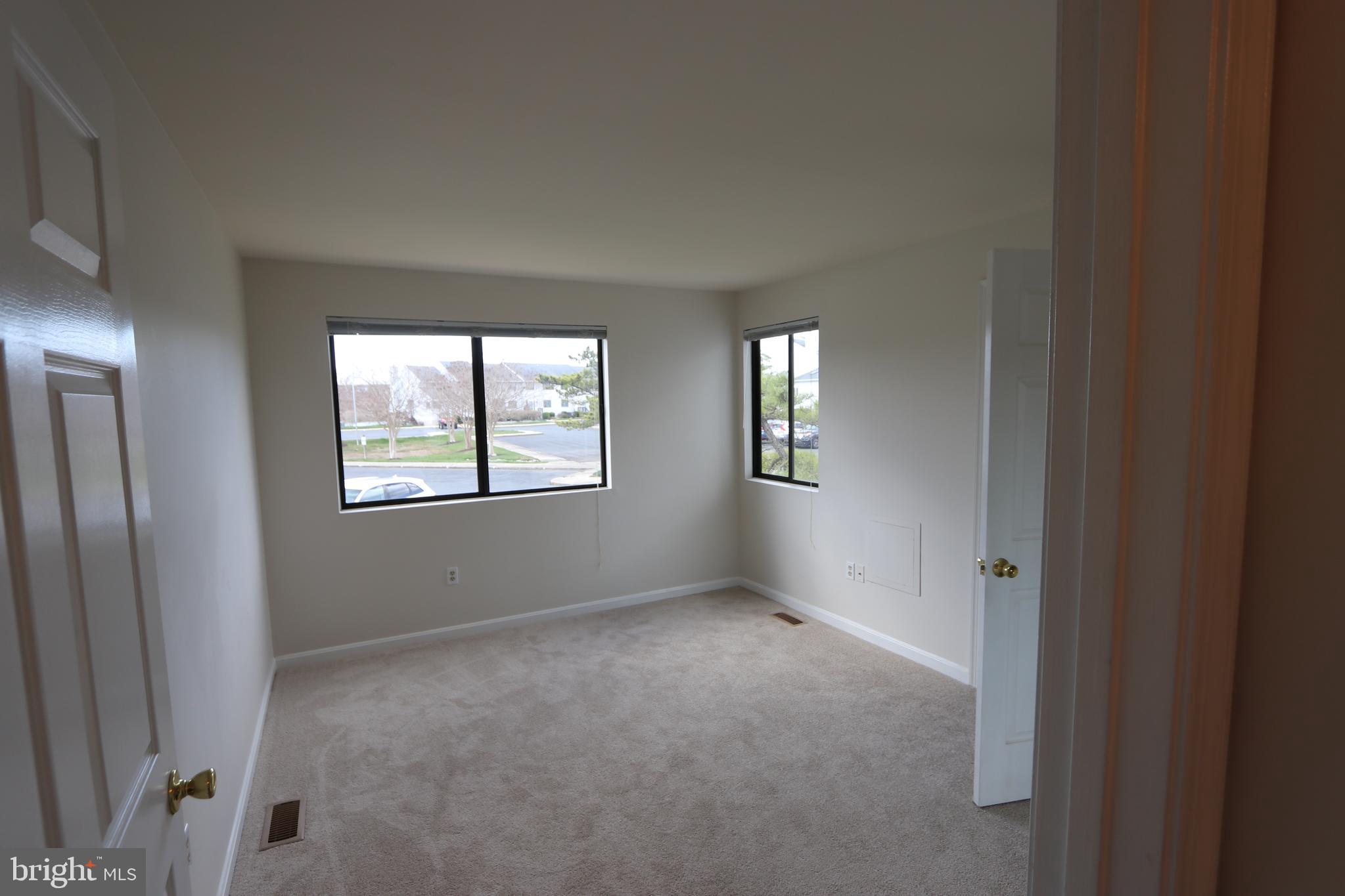 THOMPSON CREEK CONDOS - Residential Lease