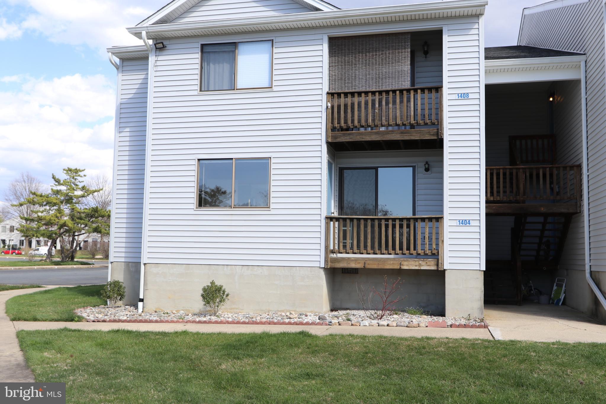 THOMPSON CREEK CONDOS - Residential Lease