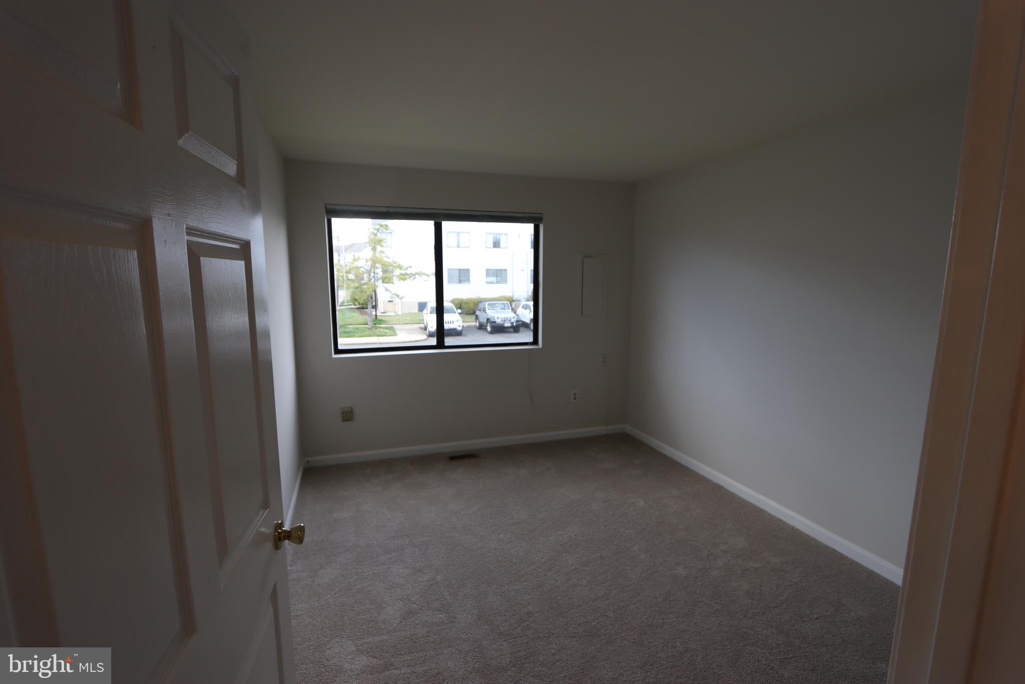 THOMPSON CREEK CONDOS - Residential Lease