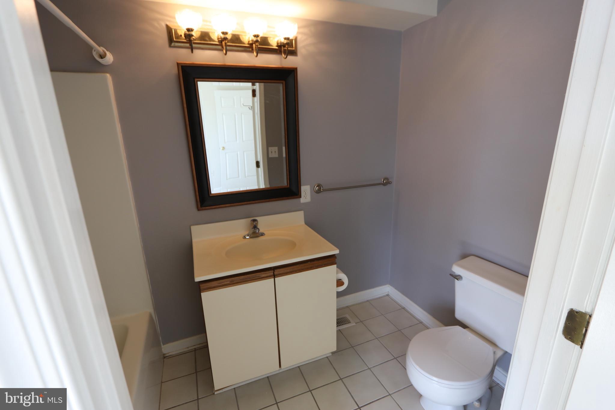 THOMPSON CREEK CONDOS - Residential Lease