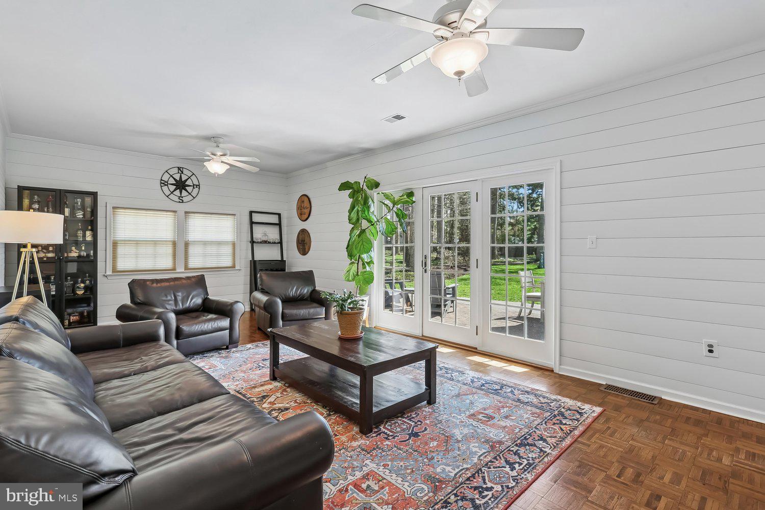 MANOR PARK - Residential