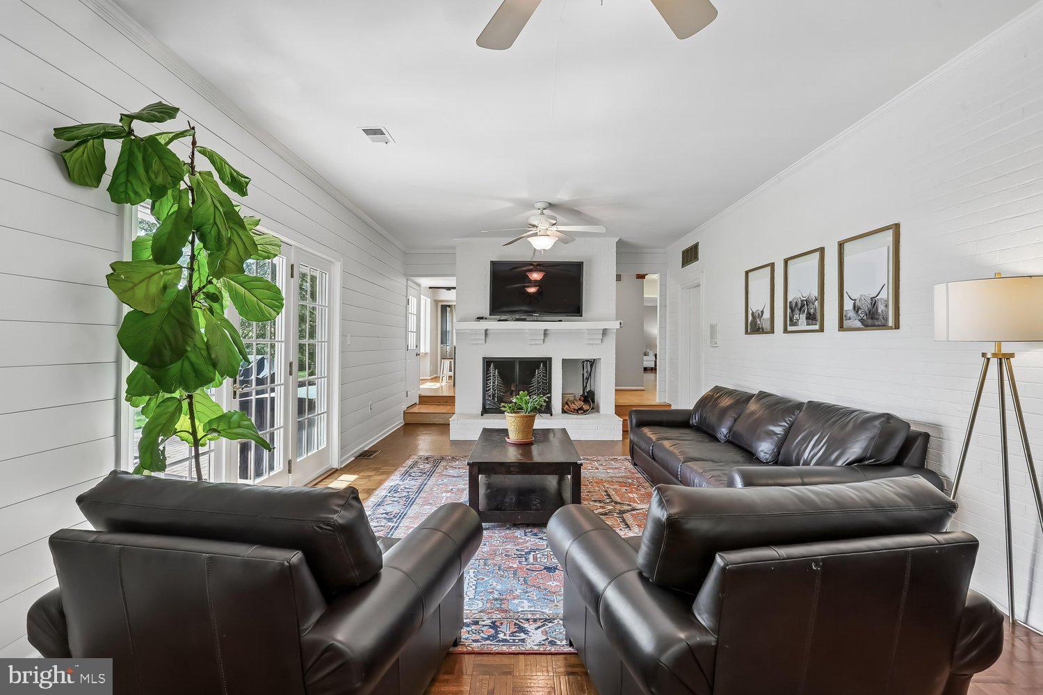 MANOR PARK - Residential