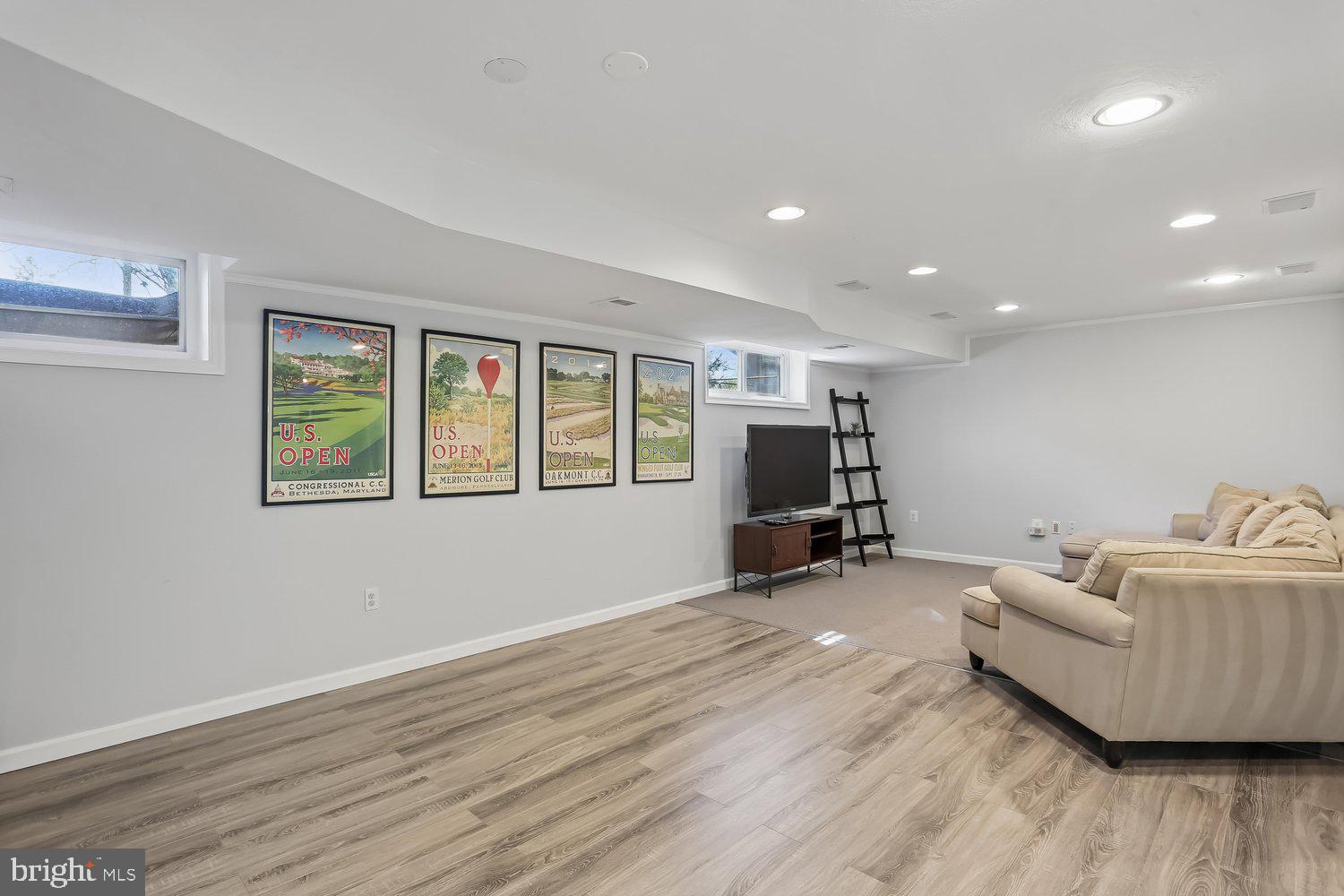 MANOR PARK - Residential