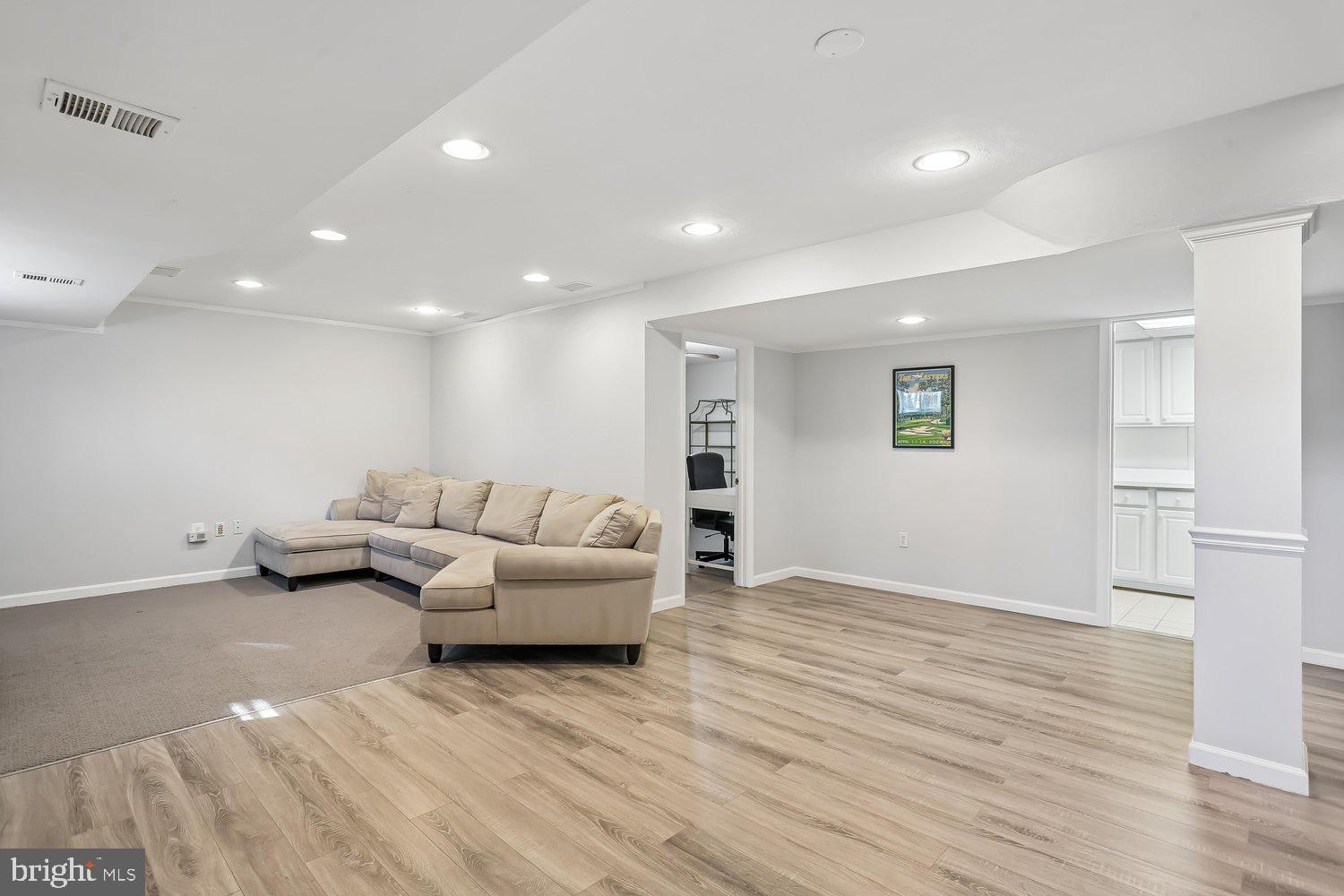 MANOR PARK - Residential