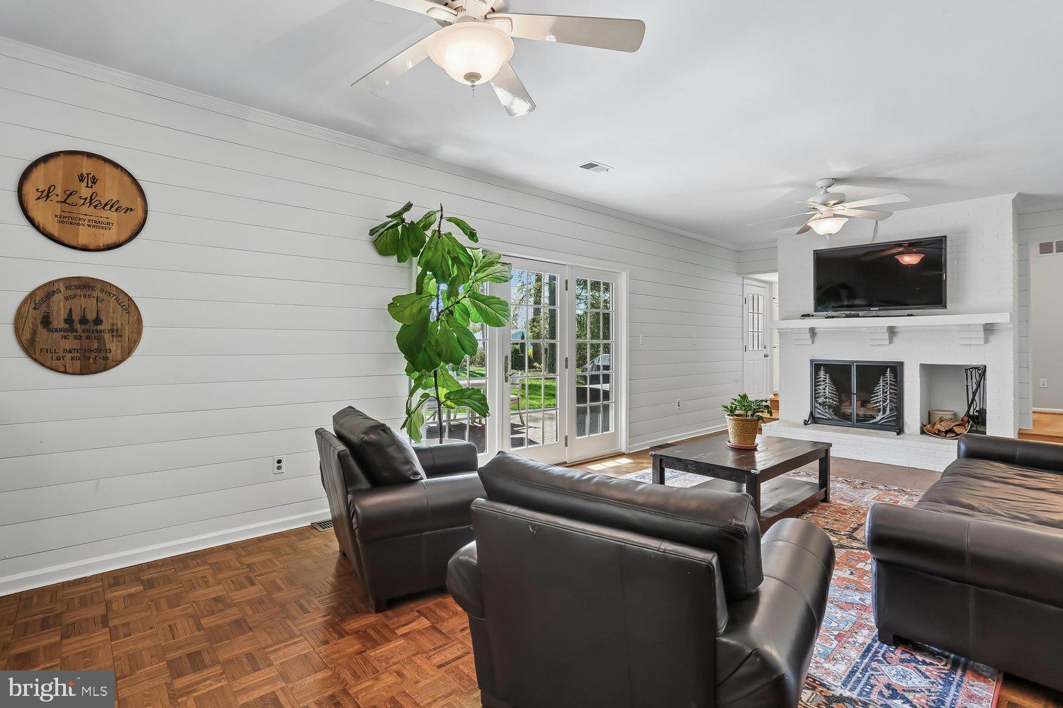 MANOR PARK - Residential