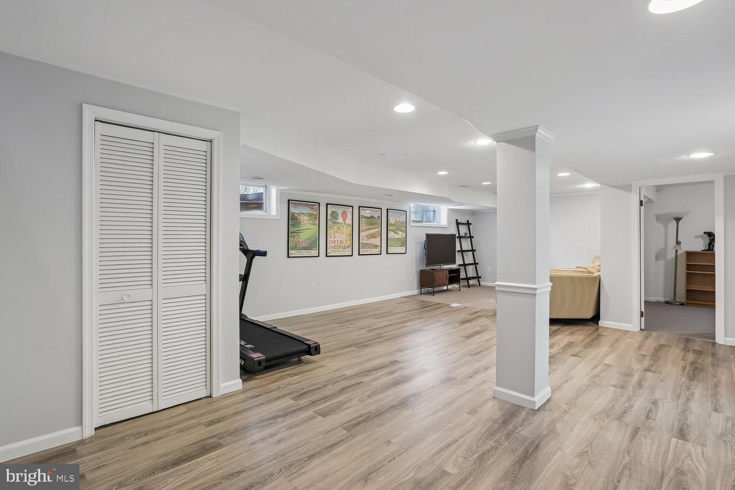 MANOR PARK - Residential