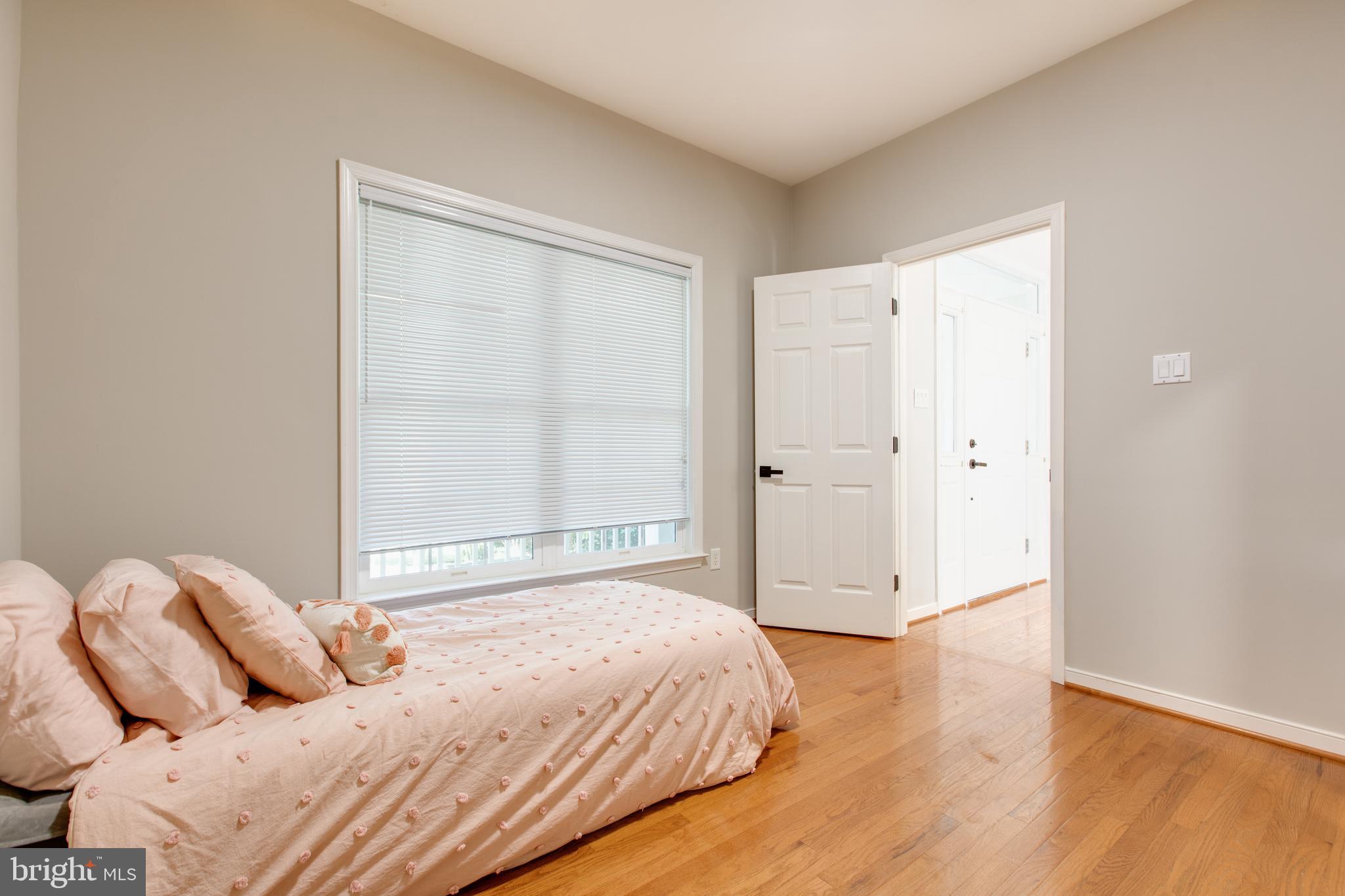 RIVER HILL - Residential