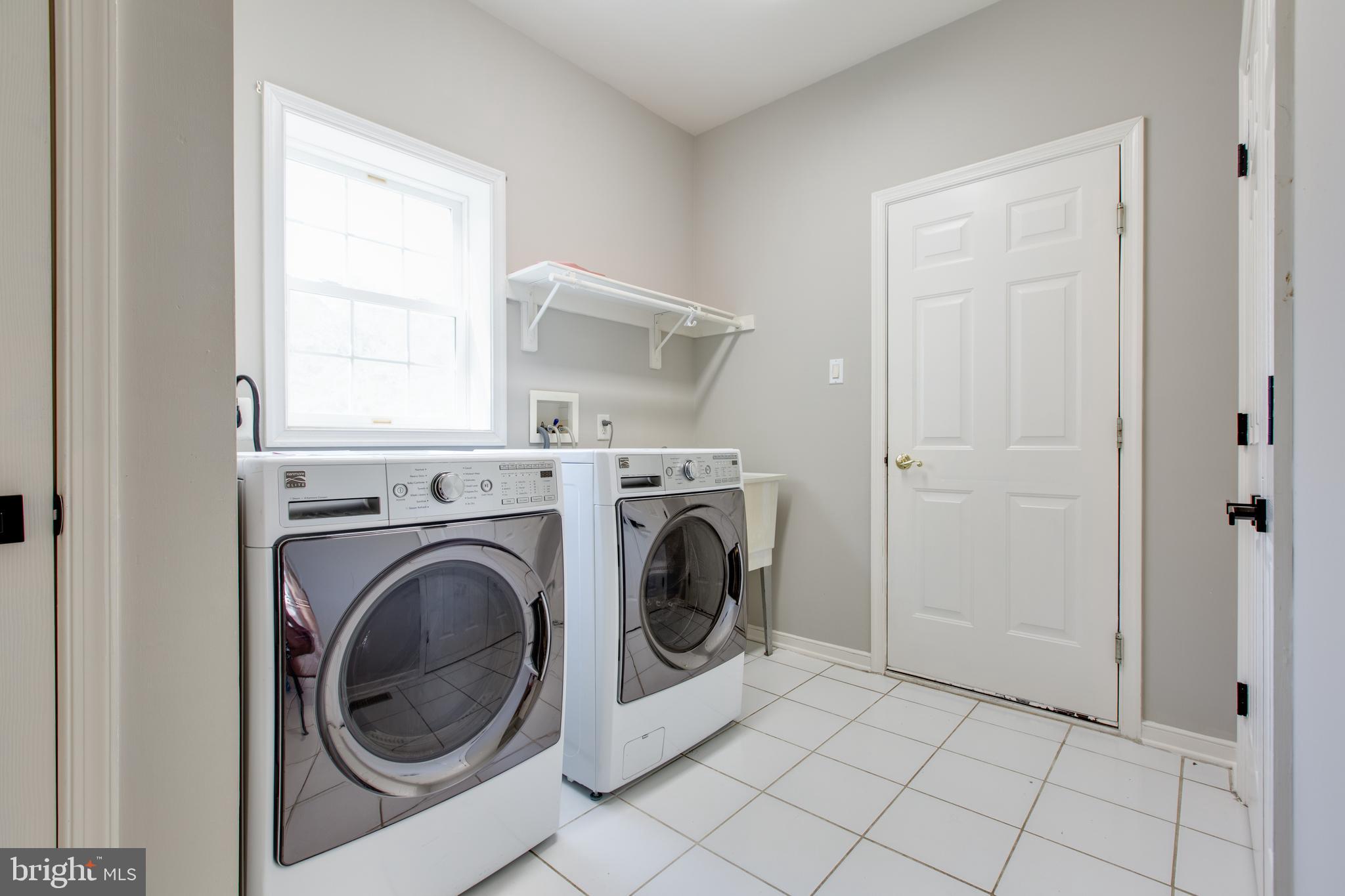 RIVER HILL - Residential