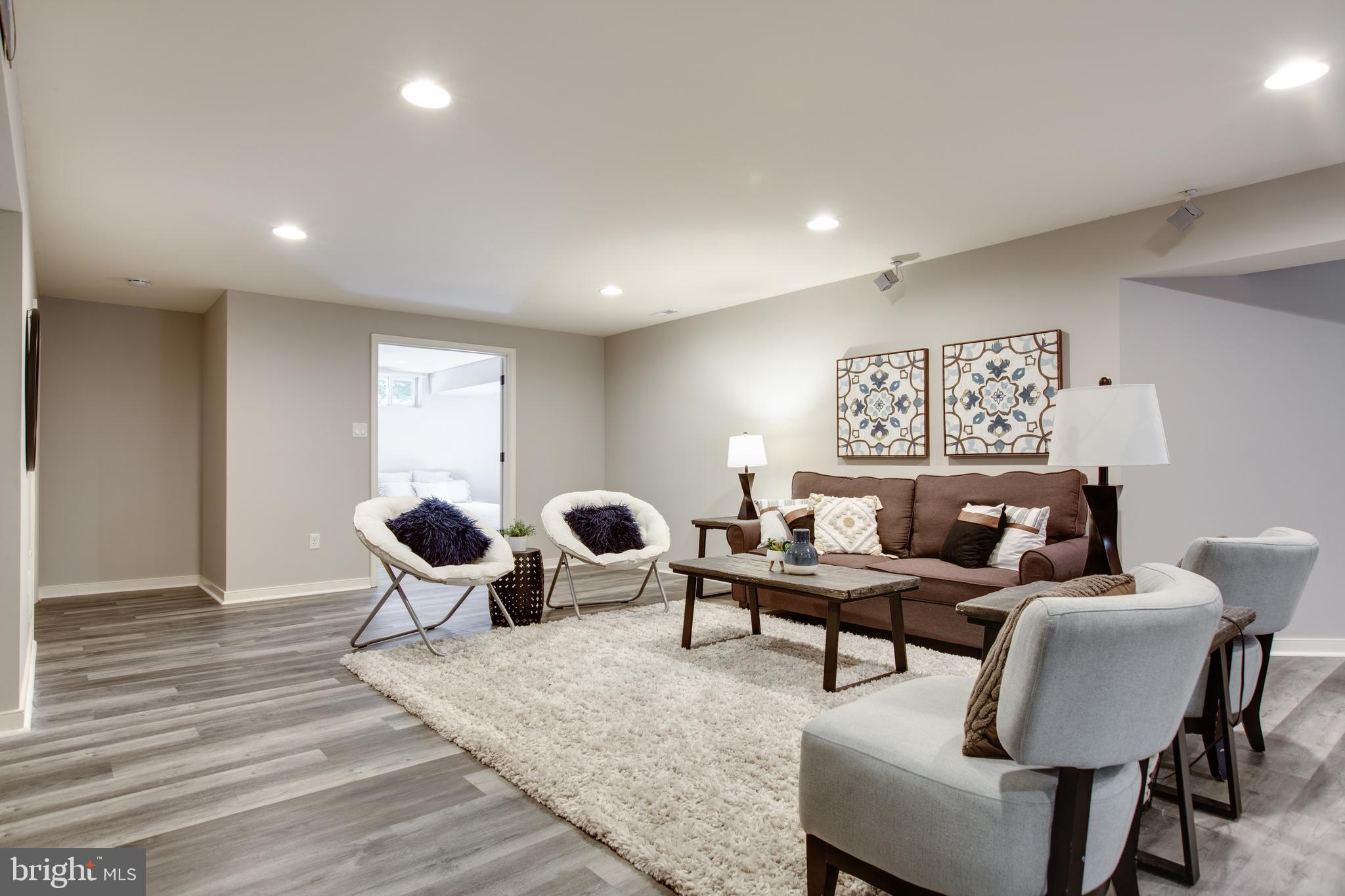 RIVER HILL - Residential