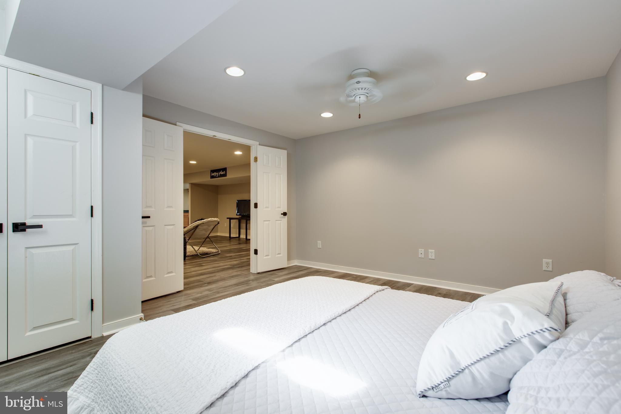 RIVER HILL - Residential