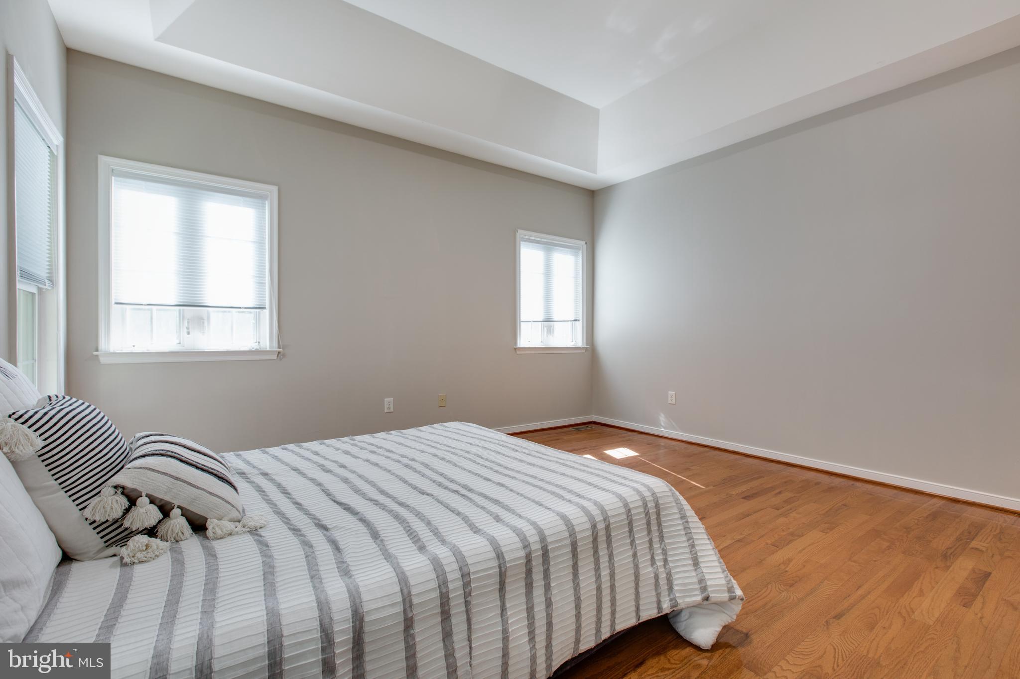 RIVER HILL - Residential